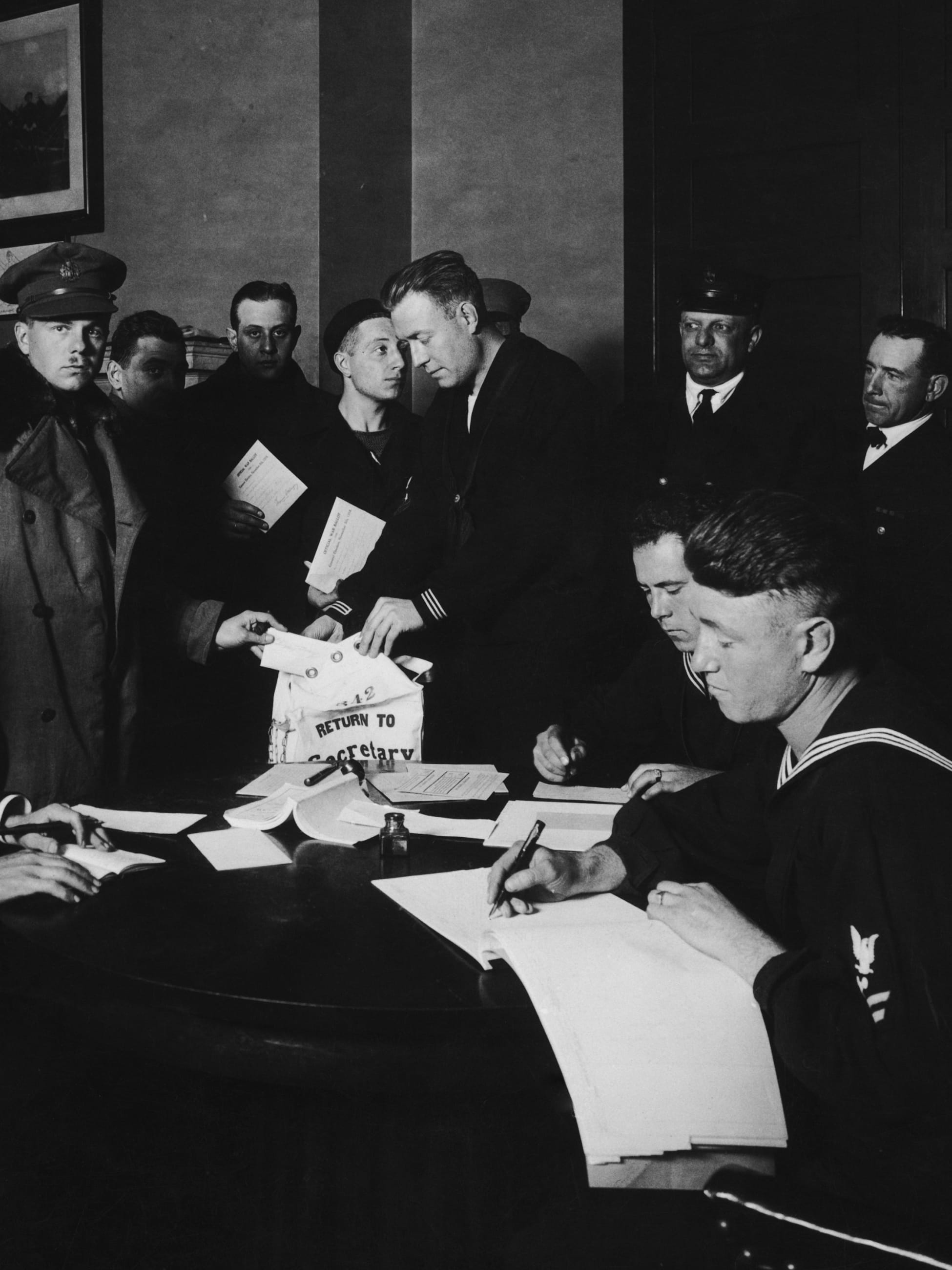 U.S. soldiers and sailors in New York City cast their votes in the general election, November 5, 1918.