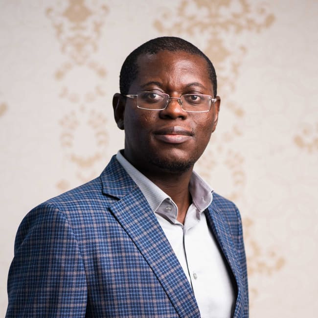 Health Care in Africa: The Challenges of Innovating at the Interface of the Public and Private Sectors