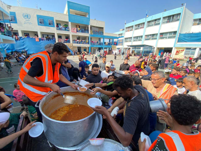 Gaza in Photos: The Urgent Struggle for Humanitarian Aid