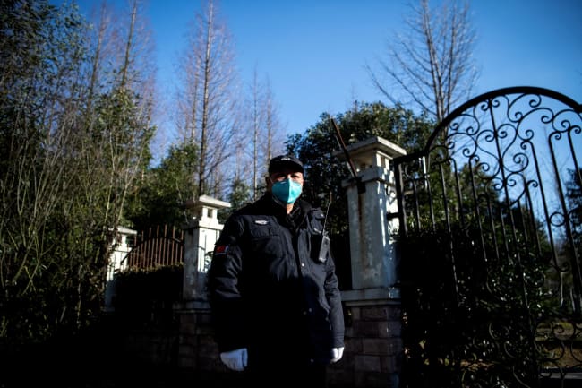 A Virus Hunter&#039;s Struggle for Respect in Post-COVID China