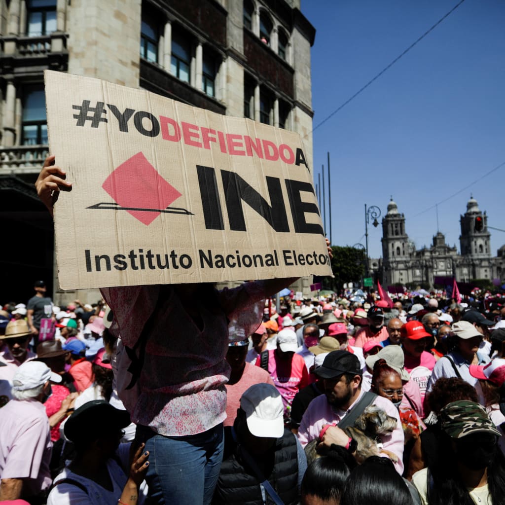 Mexico’s Democratic Backsliding, With Shannon K. O’Neil picture