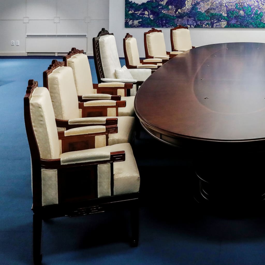 <p>A general view shows the interior of the Peace House, the venue for the inter-Korean summit, at the truce village of Panmunjom inside the demilitarized zone separating the two Koreas, South Korea, April 25, 2018</p>
