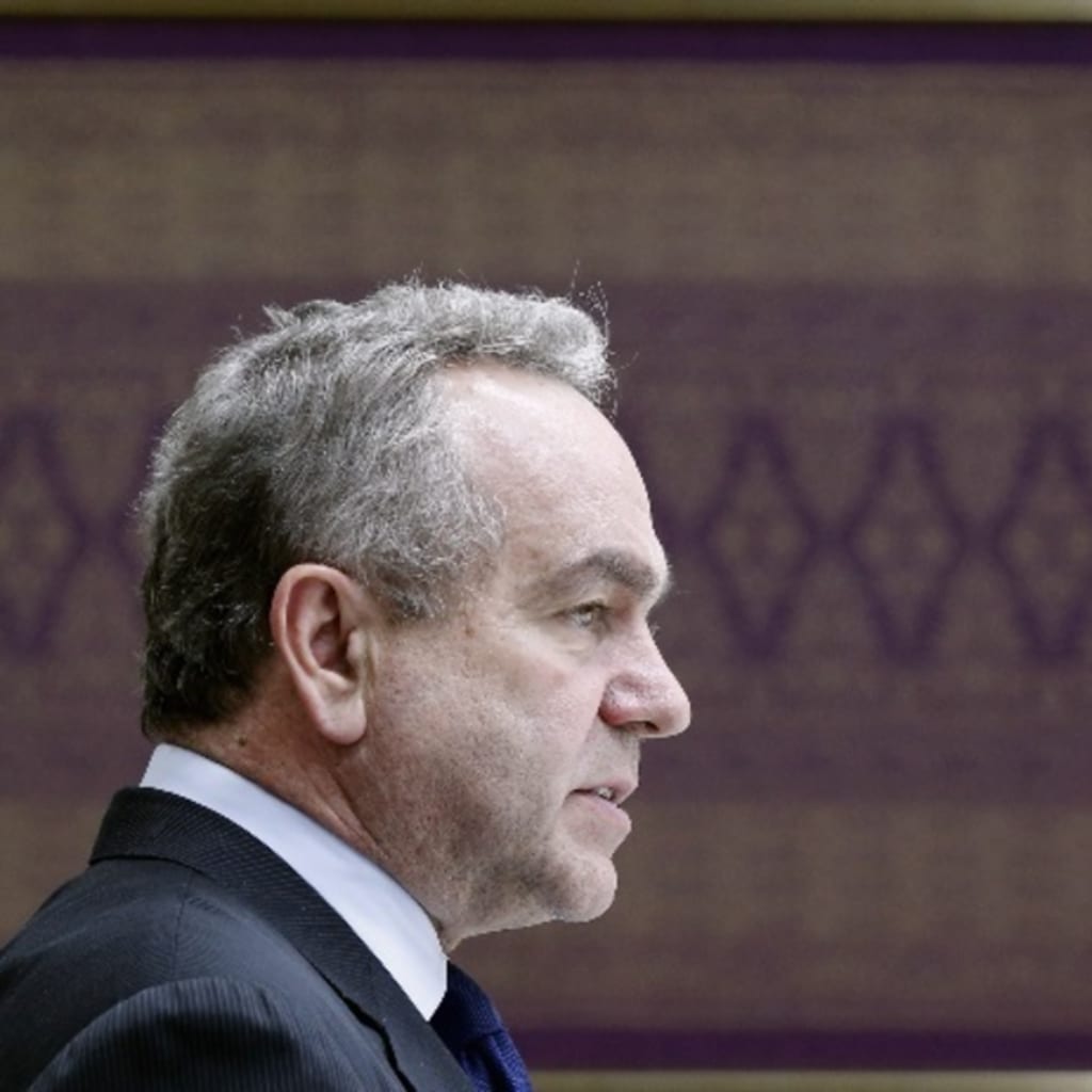 <p>U.S. Assistant Secretary of State Kurt Campbell speaks during a news conference at the U.S. embassy in Kuala Lumpur December 13, 2012. Seen in the background is a display of traditional Malay “songket” fabric. REUTERS/Bazuki Muhammad</p>

