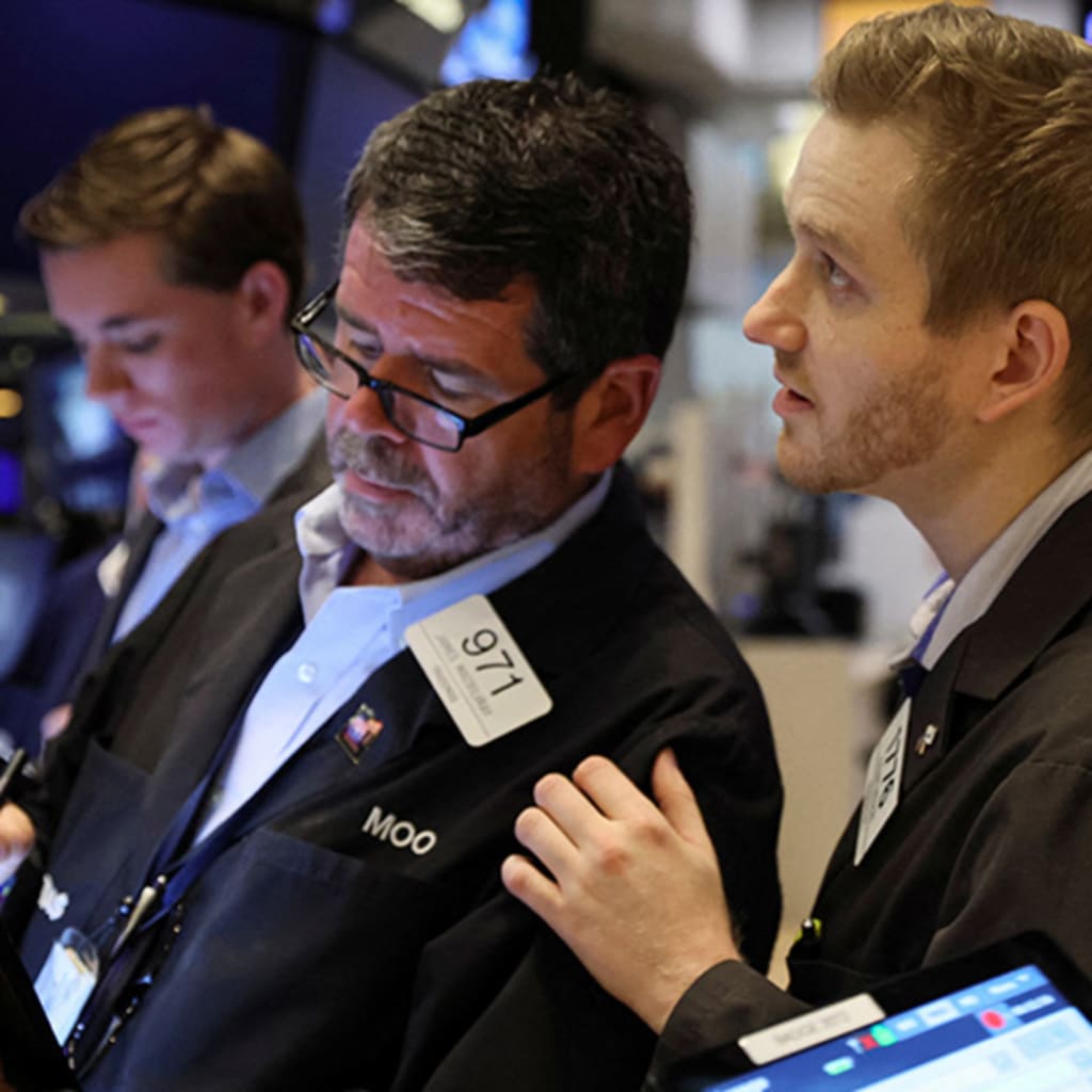 World Economic Update - NYSE traders pic