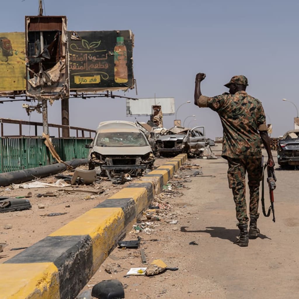 <p>A Sudanese Armed Forces soldier walking on the Shambat bridge that once connected Omdurman with the Khartoum neighborhood of Bahri on the opposite bank of the River Nile on April 27, 2025.</p>
