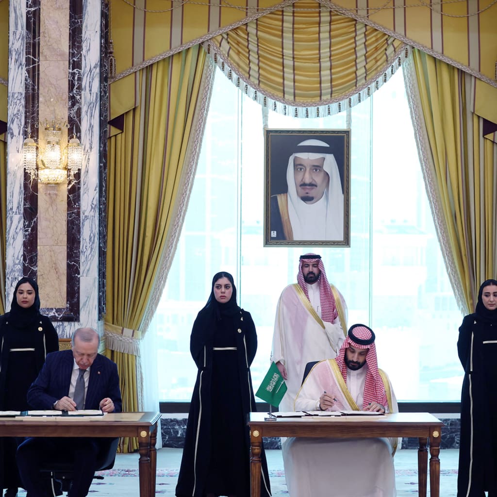 Turkish President Tayyip Erdogan, Saudi Crown Prince Mohammed bin Salman and Pakistan's Prime Minister Shehbaz Sharif sign a joint defense agreement in Mecca, Saudi Arabia, August 7, 2026.