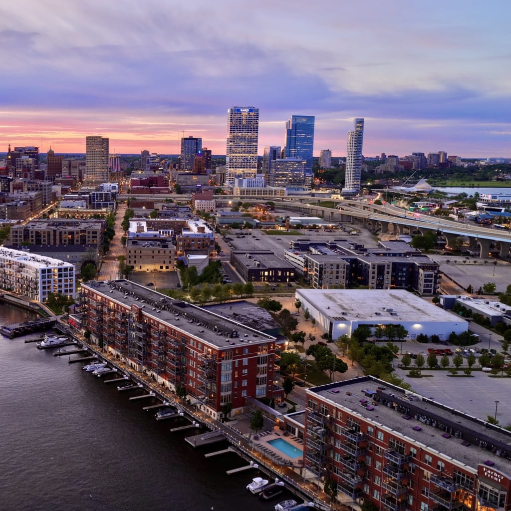 <p>An aerial view of the Milwaukee skyline.</p>
