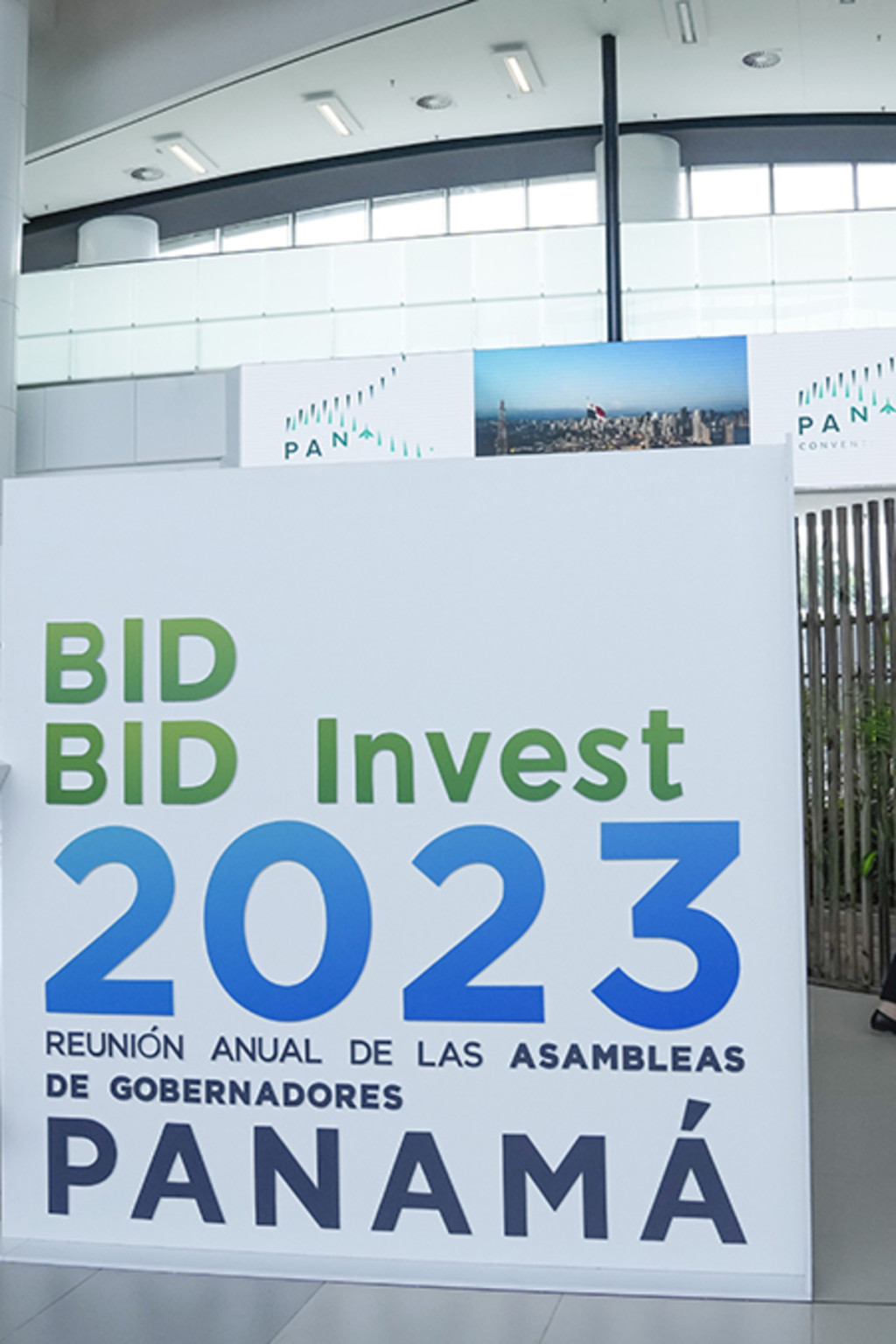 <p>A sign promotes the IDB Board of Governors meeting in Panama City, Panama, in March 2023.</p>
