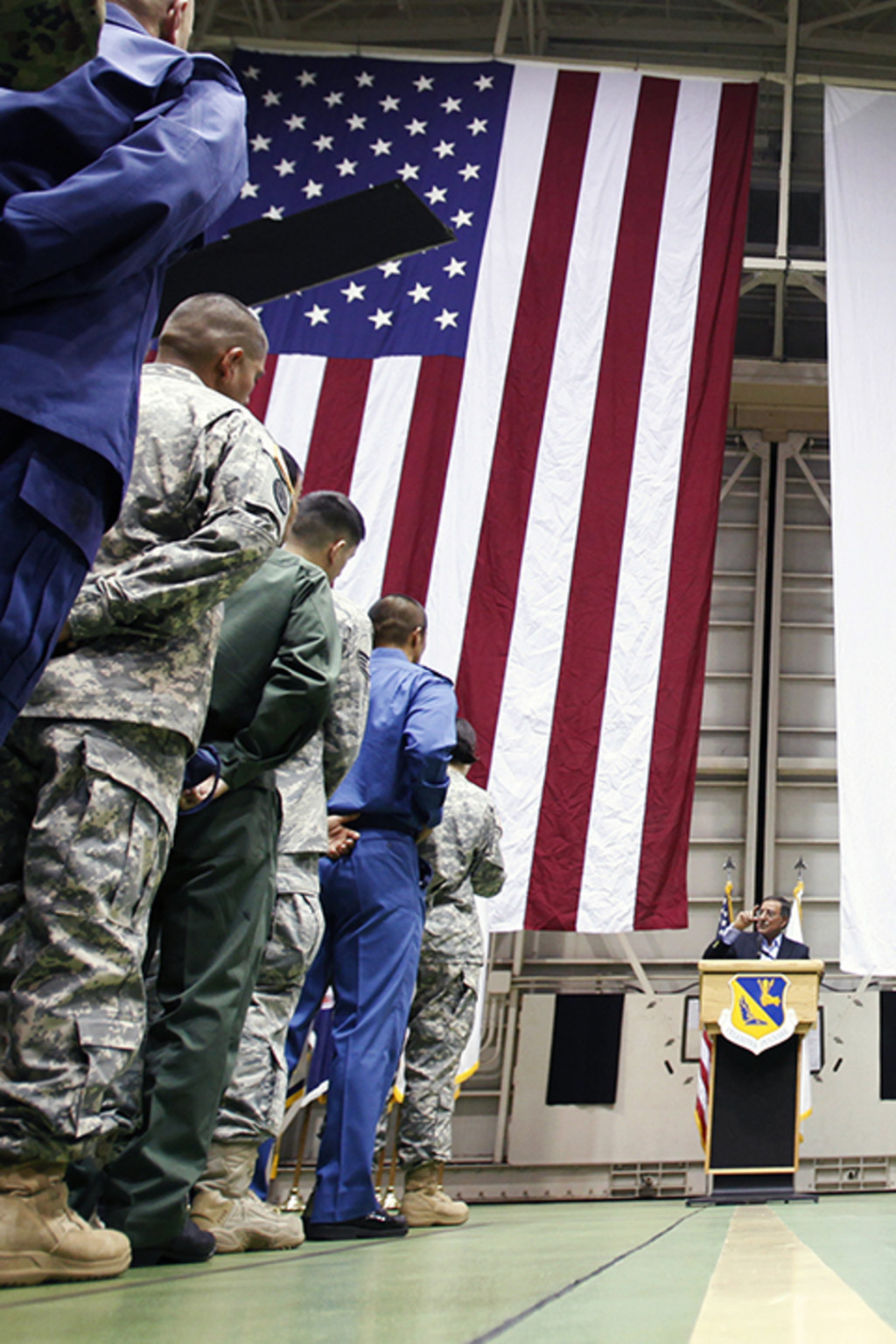 <p>Former U.S. Defense Secretary Leon Panetta addresses U.S. and Japanese forces. </p>

