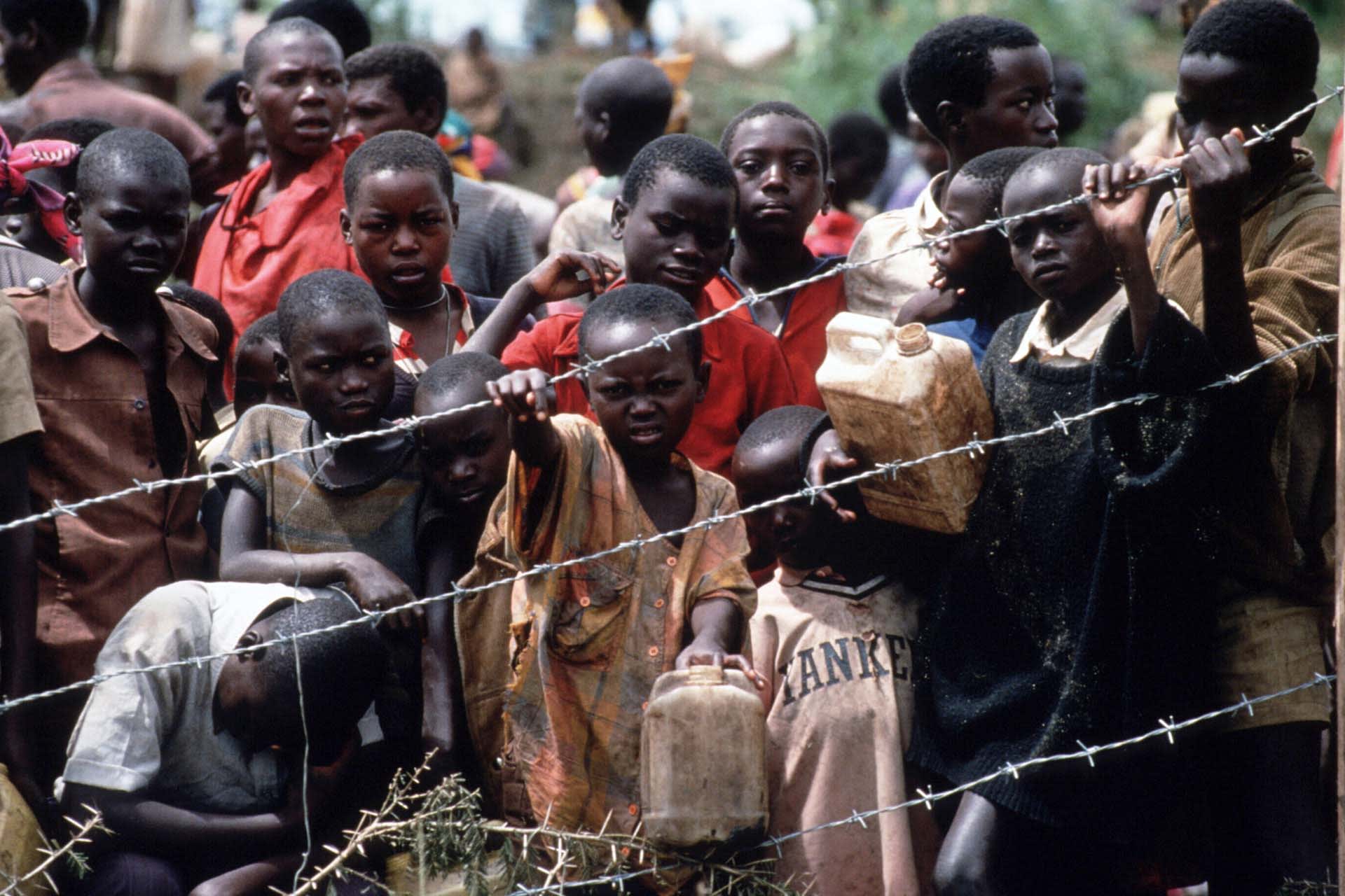 Hutu Refugees Flee Tribal Violence