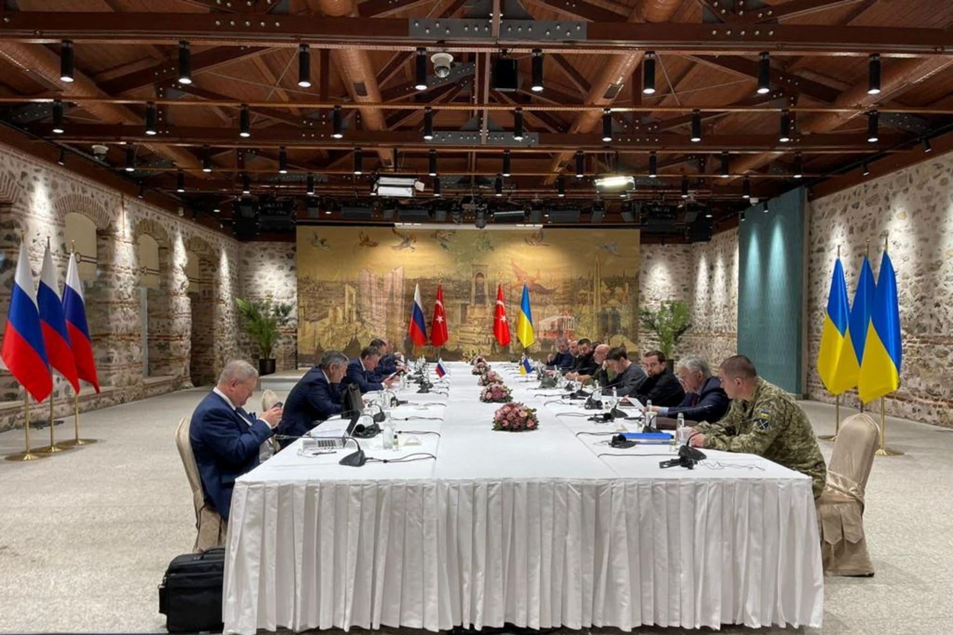 <p>Members of the Ukrainian delegation attend the talks with Russian negotiators in Istanbul, Turkey, March 29, 2022.</p>
