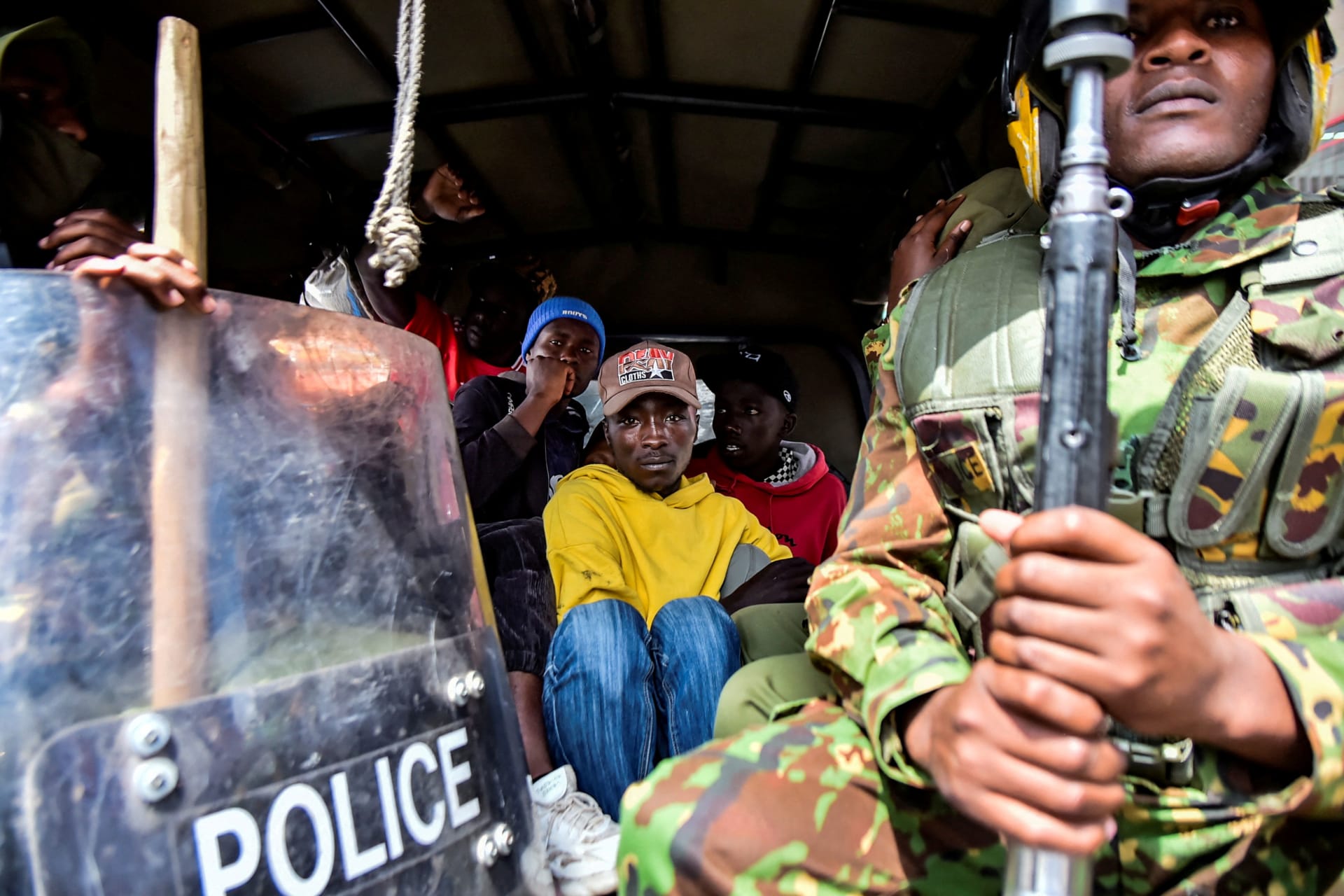 <p>Riot police officers detain demonstrators during anti-government protests dubbed “Saba Saba People’s March,” in the Rift Valley town of Nakuru, Kenya on July 7, 2025.</p>
