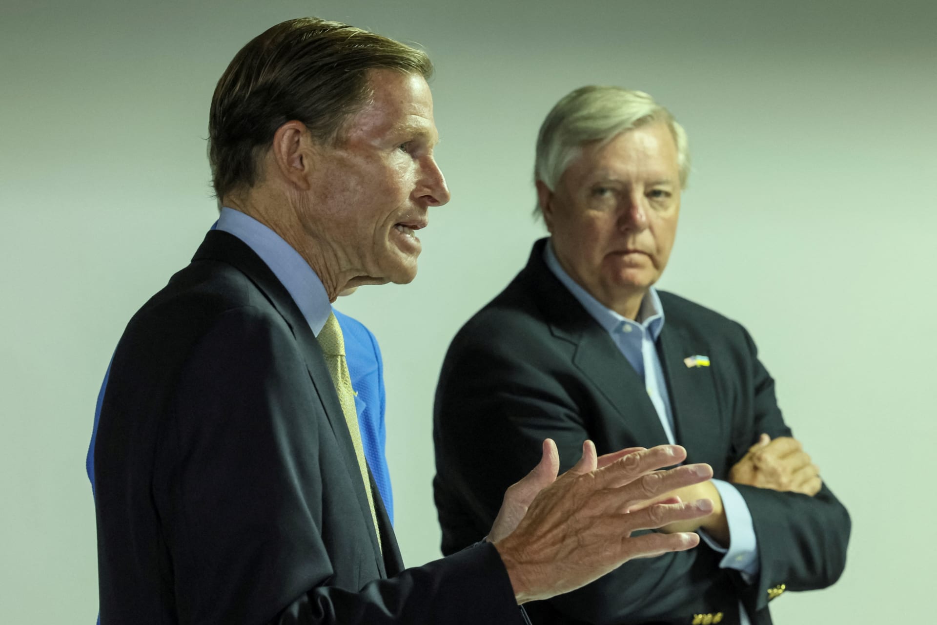 <p>U.S. Senators Lindsey Graham (R-SC) and Richard Blumenthal (D-CT) attend a joint news briefing in Kyiv, Ukraine.</p>
