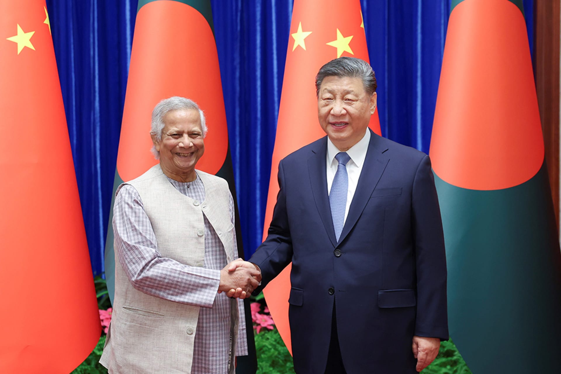 <p>Chinese President Xi Jinping meets with Bangladeshi interim government’s Chief Adviser Muhammad Yunus at the Great Hall of the People in Beijing, China, on March 28, 2025.</p>
