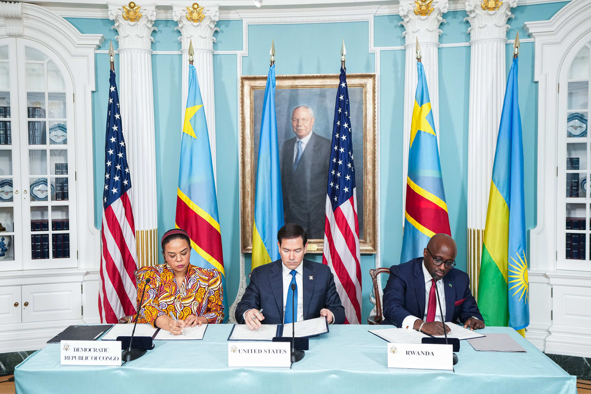 <p>Secretary Marco Rubio hosts a Declaration of Principles signing ceremony between Democratic Republic of Congo Foreign Minister Thérèse Kayikwamba Wagner and Rwandan Foreign Minister Olivier Nduhungirehe in Washington, D.C. on April 25, 2025.</p>

