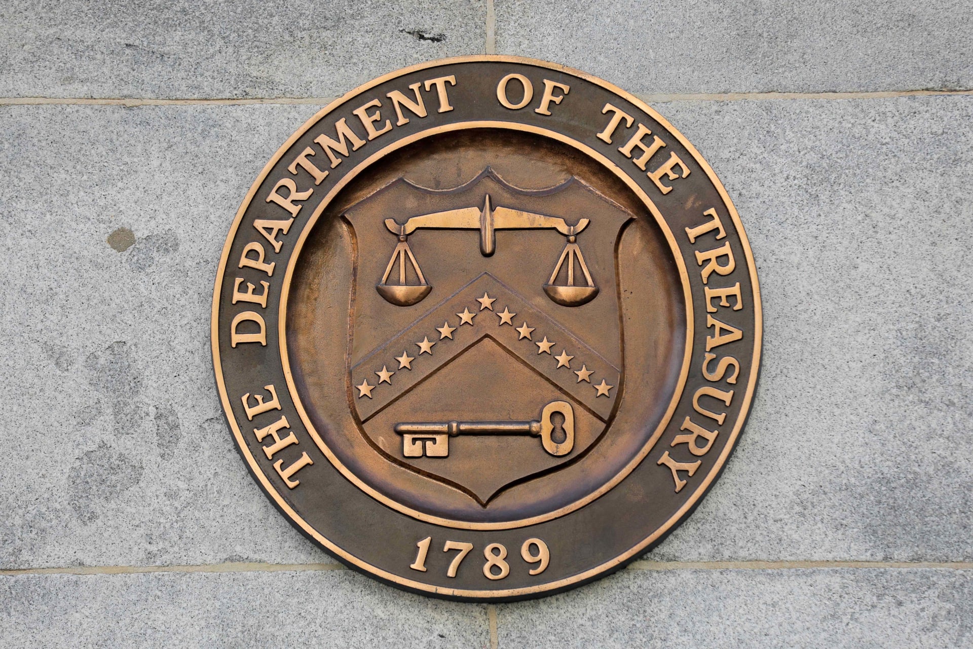 <p>Signage is seen at the United States Department of the Treasury headquarters in Washington, D.C., U.S., August 29, 2020. REUTERS/Andrew Kelly</p>
