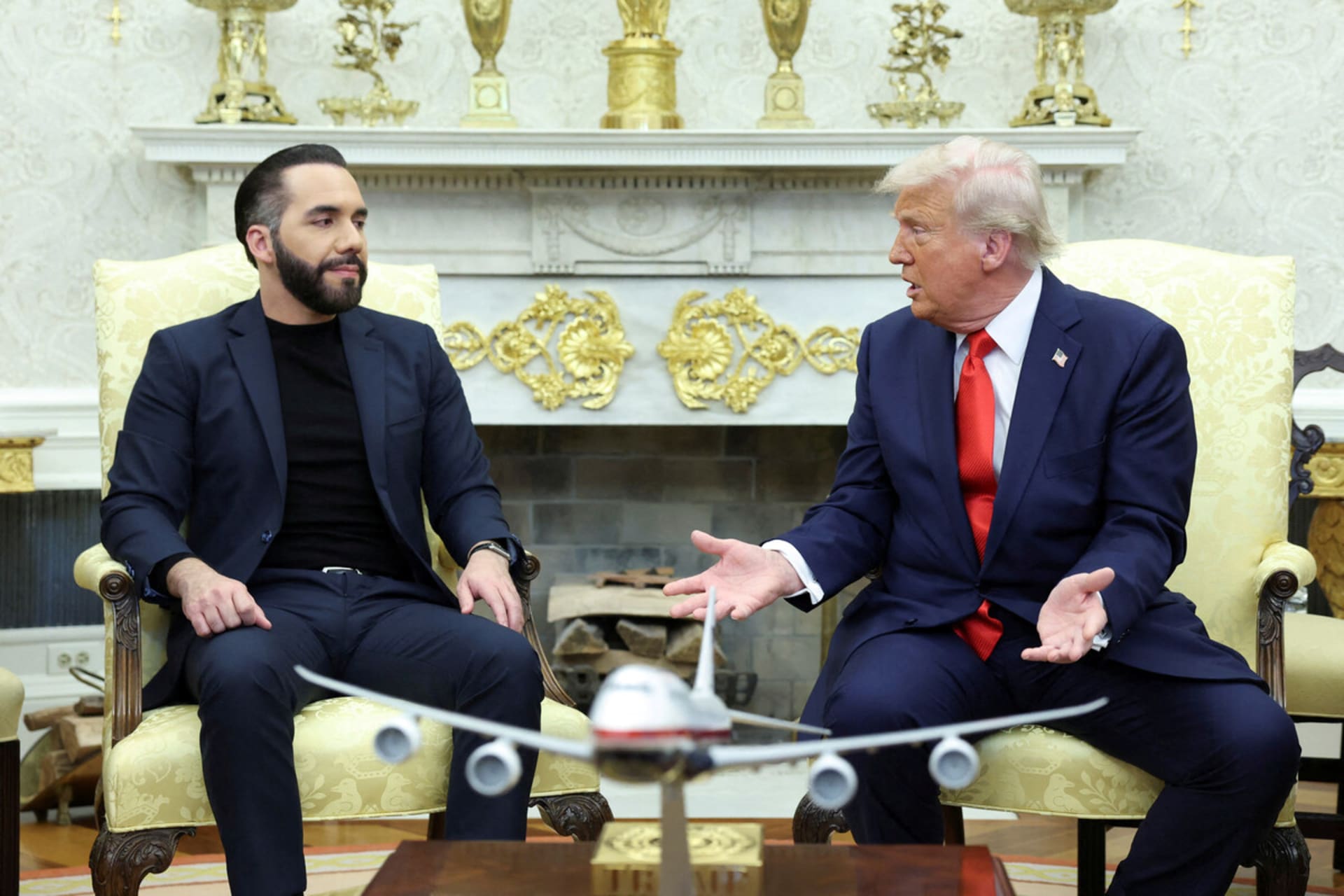 <p>U.S. President Donald Trump meets with El Salvador President Nayib Bukele in the Oval Office.</p>
