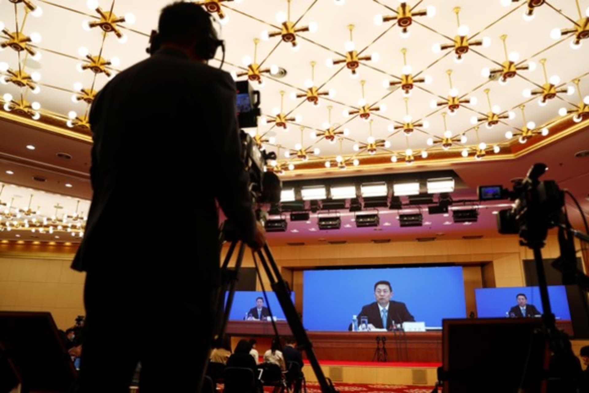 <p>Journalists attend a news conference held by Guo Weimin, spokesman for the National Committee of the Chinese People’s Political Consultative Conference in Beijing on May 20, 2020. </p>
