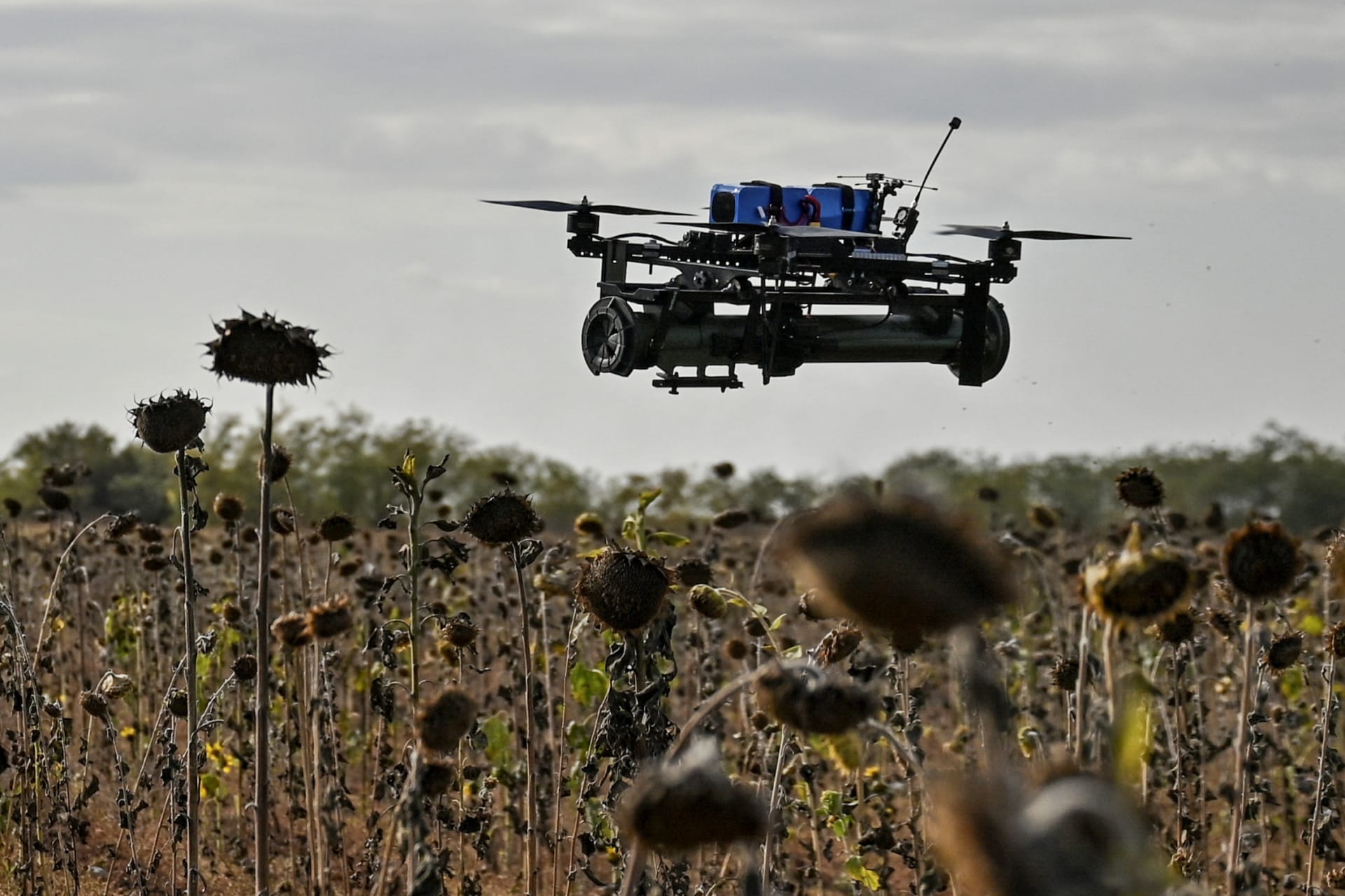 <p>A FPV drone with a portable grenade launcher was seen during a test flight by Ukrainian servicemen near the frontline in the Zaporizhzhia, Ukraine.</p>
