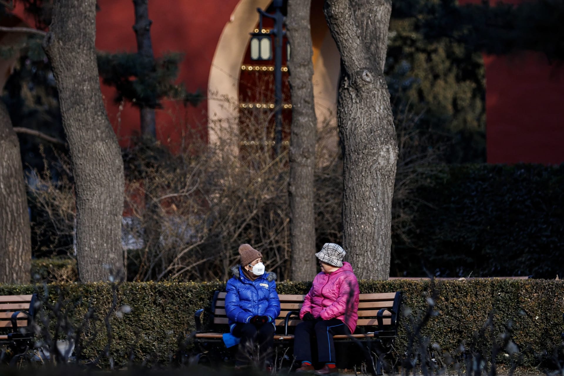 <p>Elderly people rest and chat at a park in Beijing, January 16, 2024.</p>
