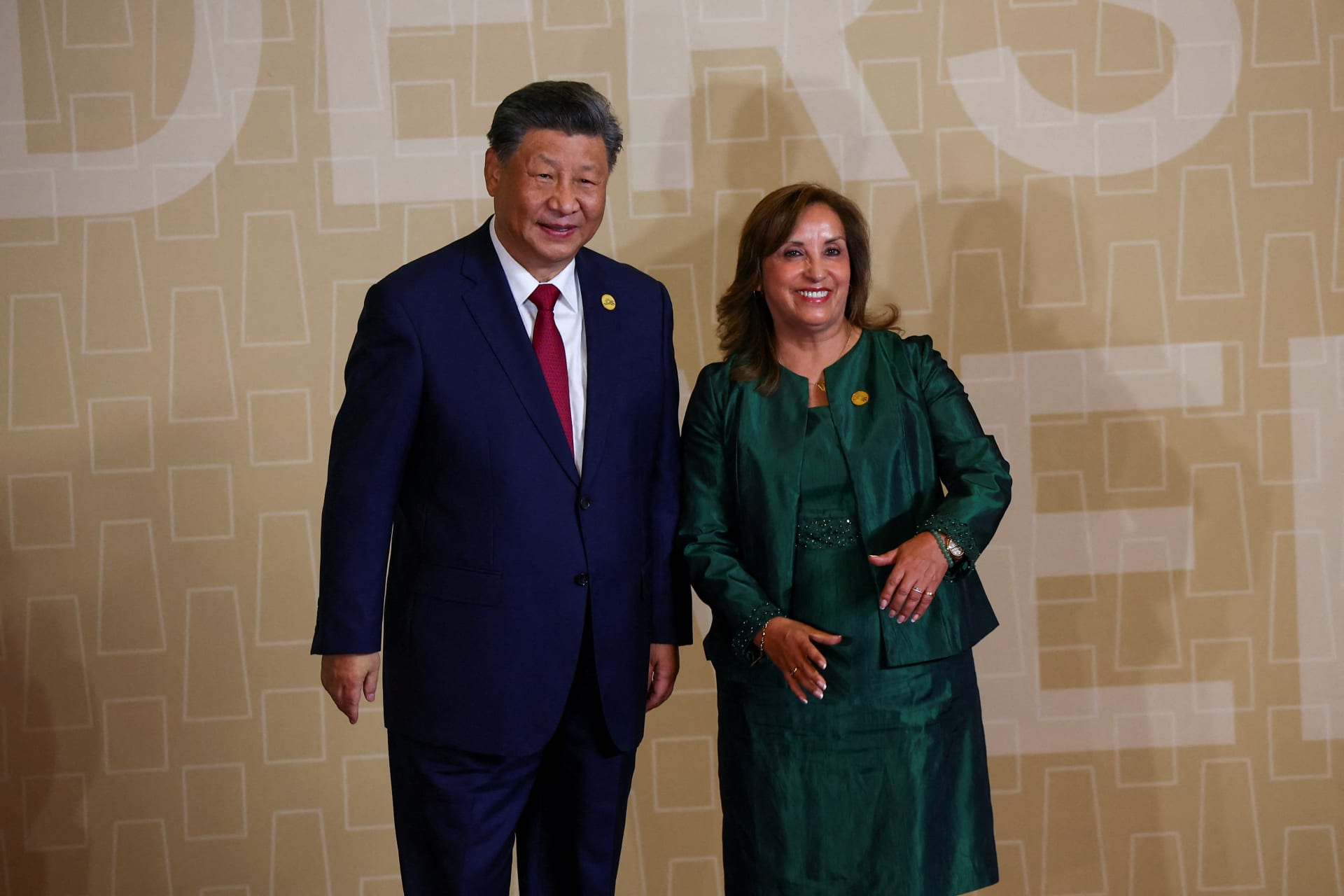 <p>Chinese President Xi Jinping and Peru’s President Dina Boluarte attend the Asia-Pacific Economic Cooperation (APEC) CEO Summit, at the Grand National Theater, in Lima, Peru, November 16, 2024. </p>
