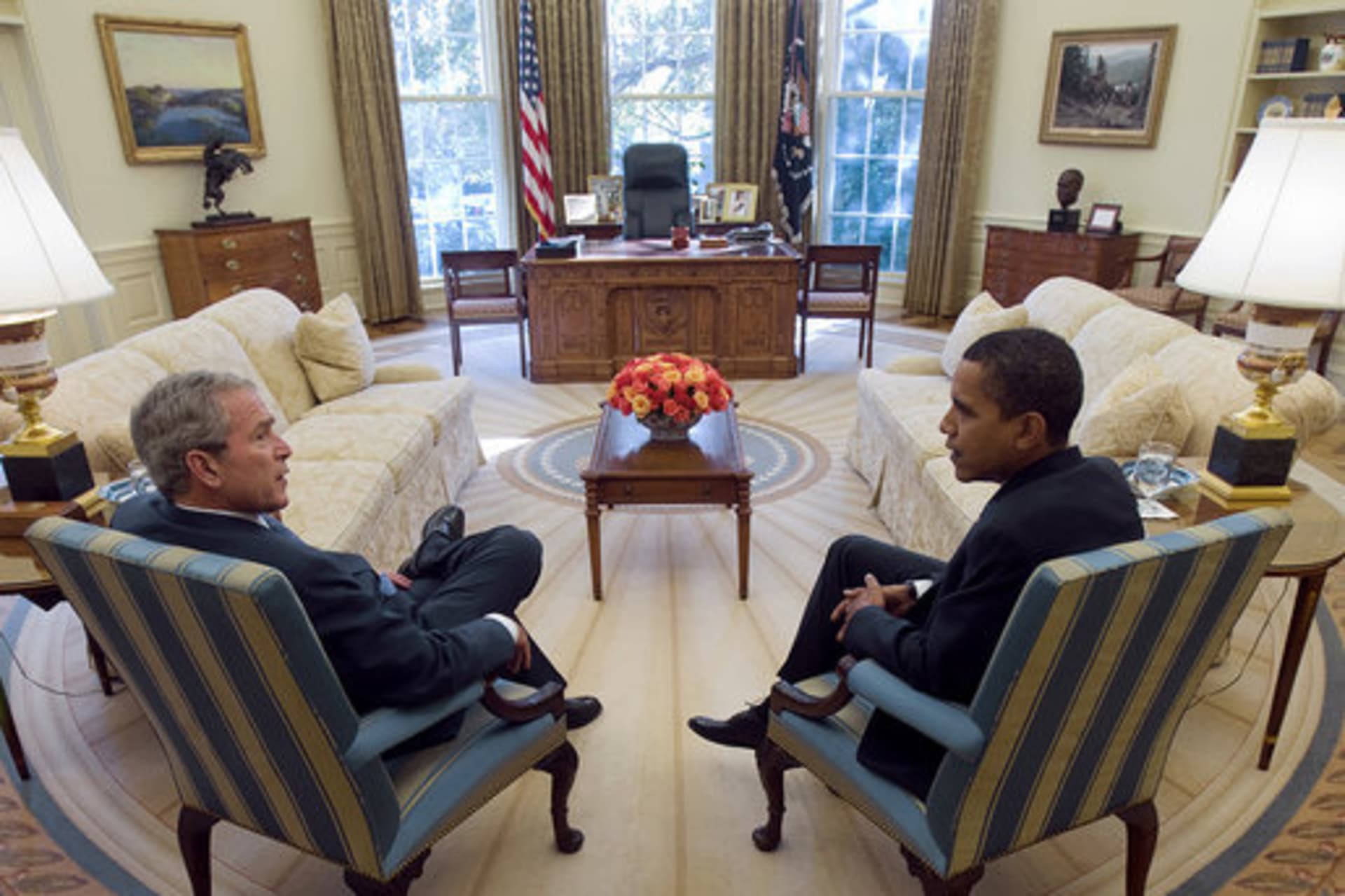 <p>President George W. Bush and President-elect Barack Obama meet in the Oval Office on November 10, 2008. </p>
