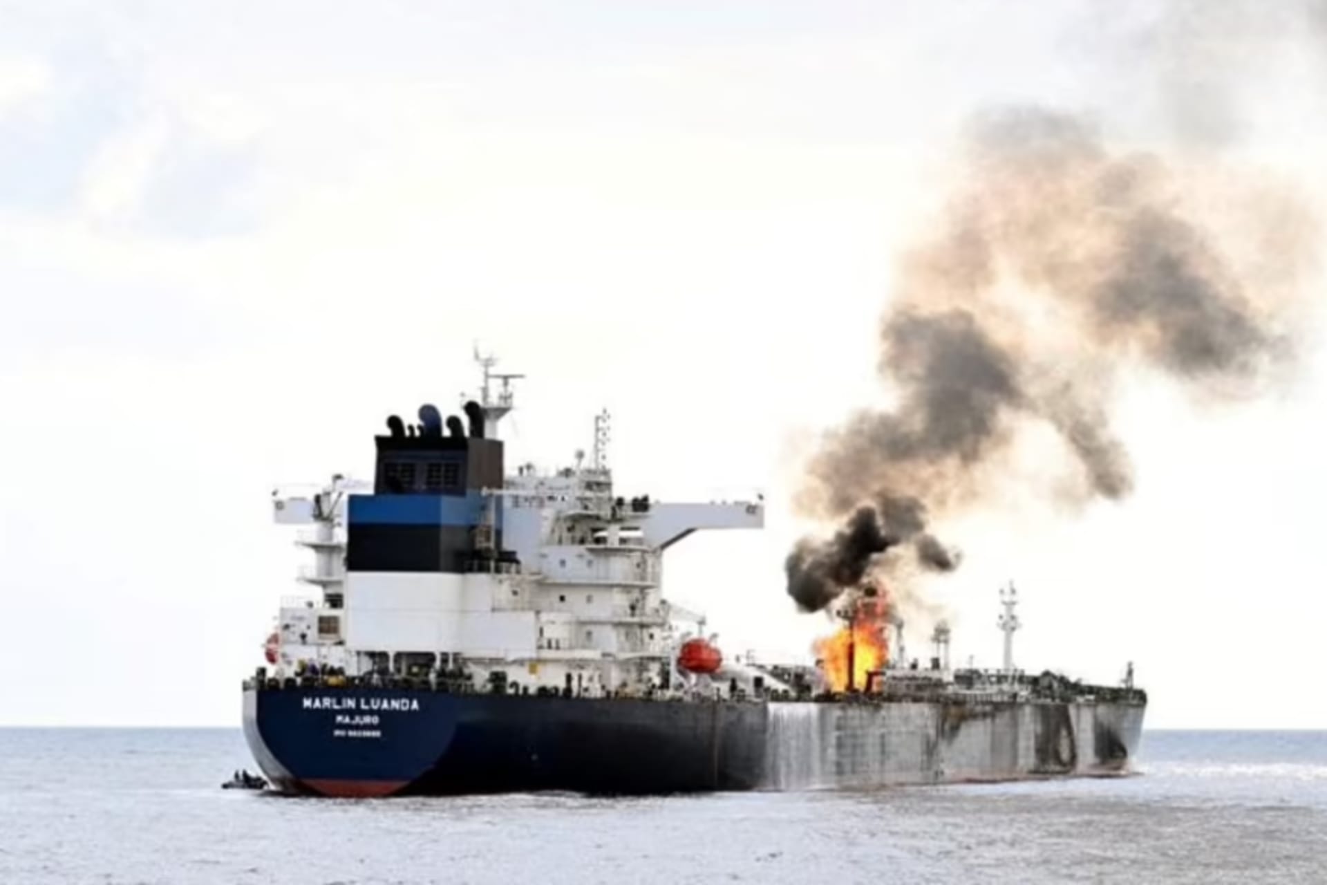 <p>British-operated oil tanker Marlin Lunda on fire in the Red Sea after missile attack by Houthi Yemen forces, January 26, 2024. </p>

