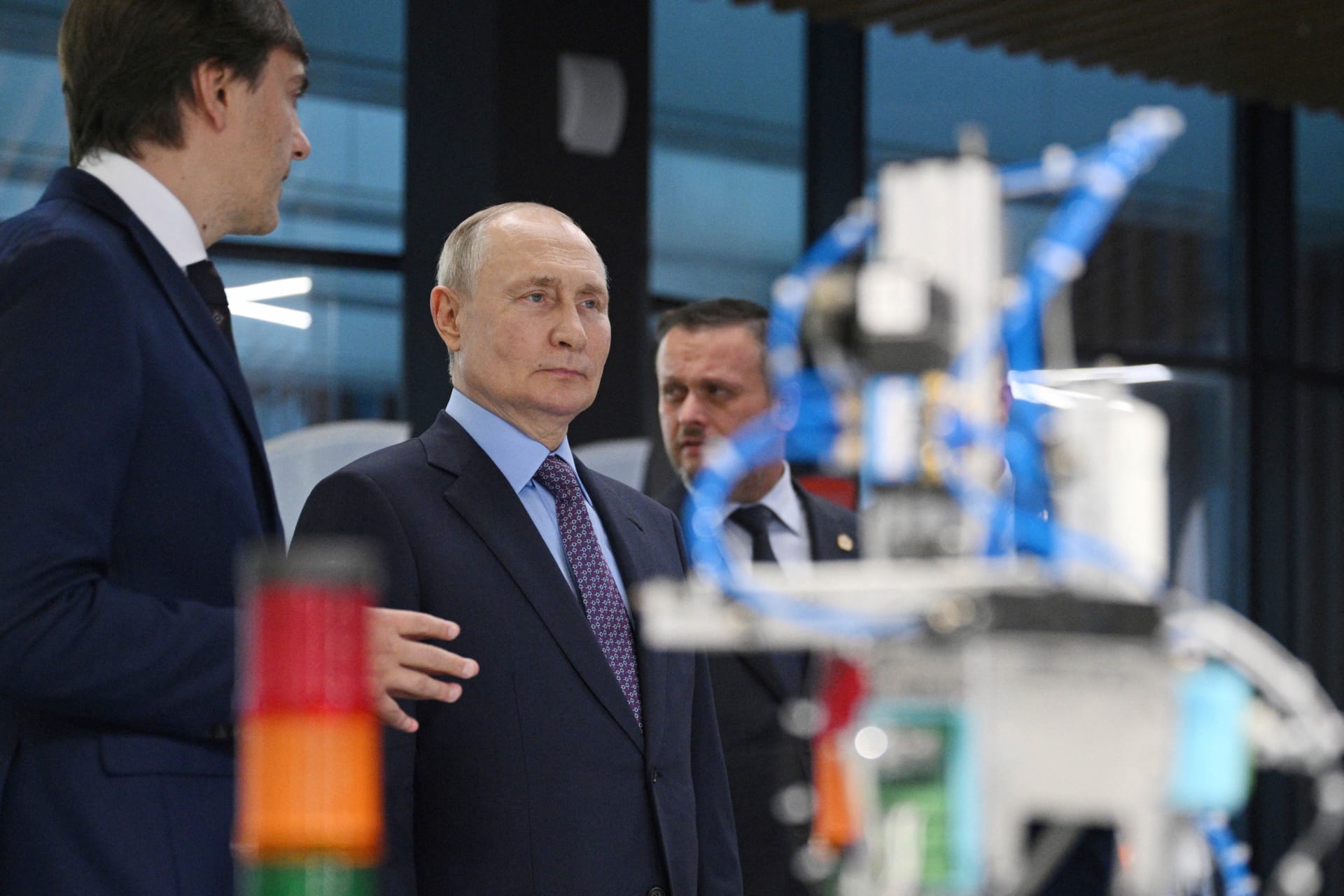 <p>Russian President Vladimir Putin and Education Minister Sergei Kravtsov visit the innovative scientific-technological centre “Intelligent Electronics – Valdai,” in Veliky Novgorod, Russia on September 21, 2023</p>
