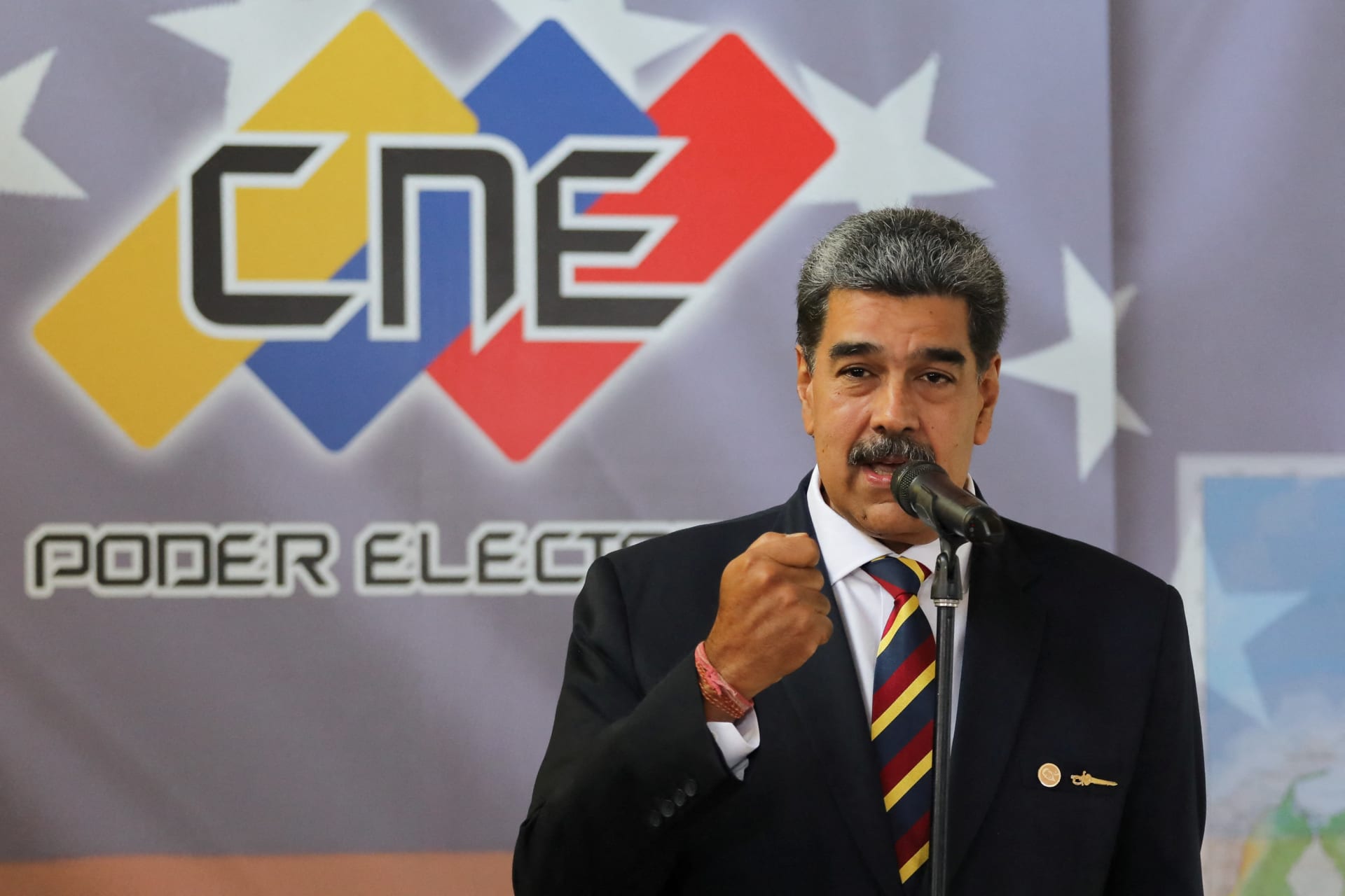 <p>Venezuelan President Nicolás Maduro addresses the media after signing an agreement to recognize the results of the election.</p>
