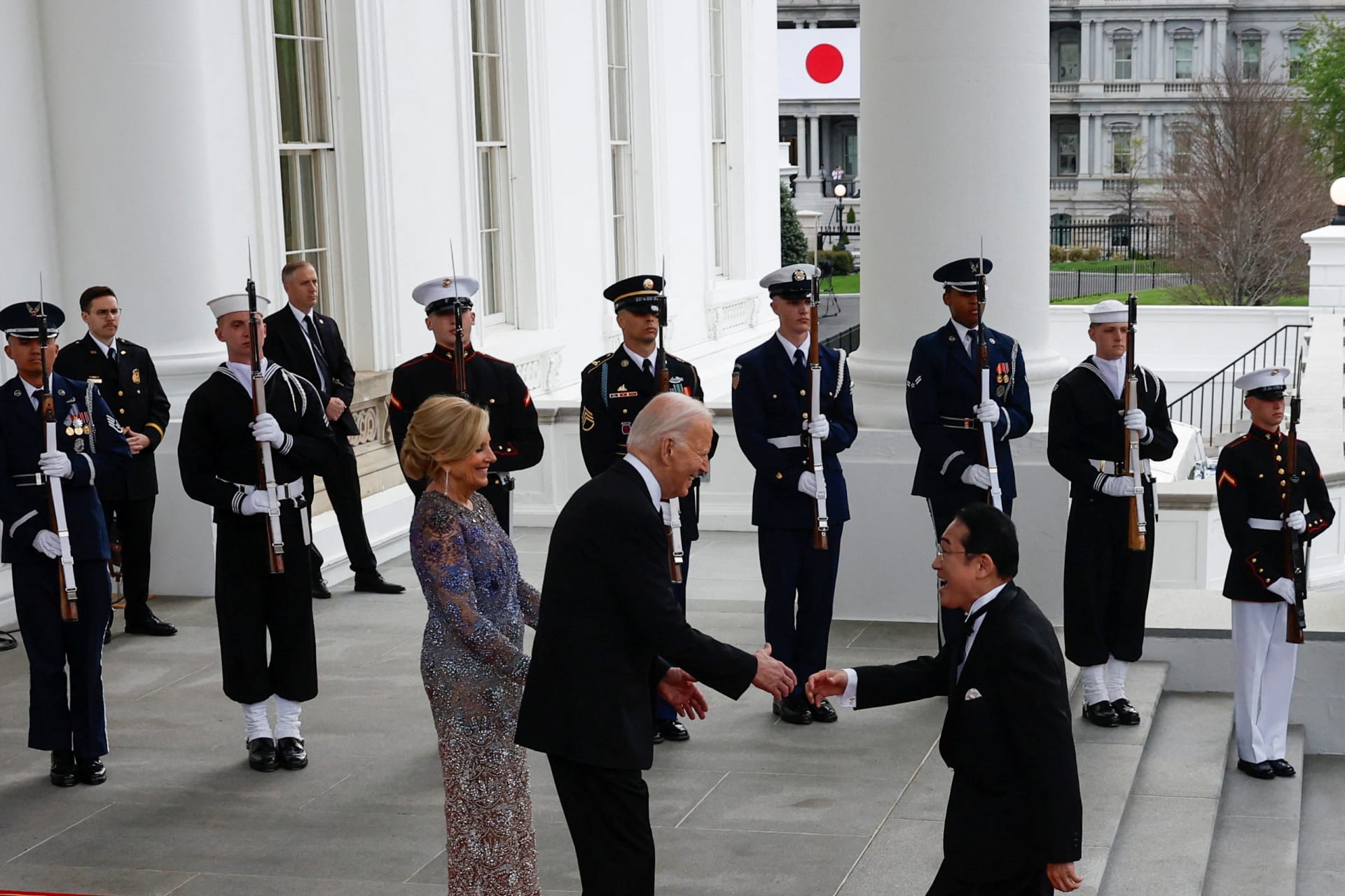 <p>President Joe Biden and first lady Jill Biden welcome Japanese Prime Minister Fumio Kishida at the North Portico for an official State Dinner at the White House in Washington, U.S., April 10, 2024. REUTERS/Evelyn Hockstein</p>
