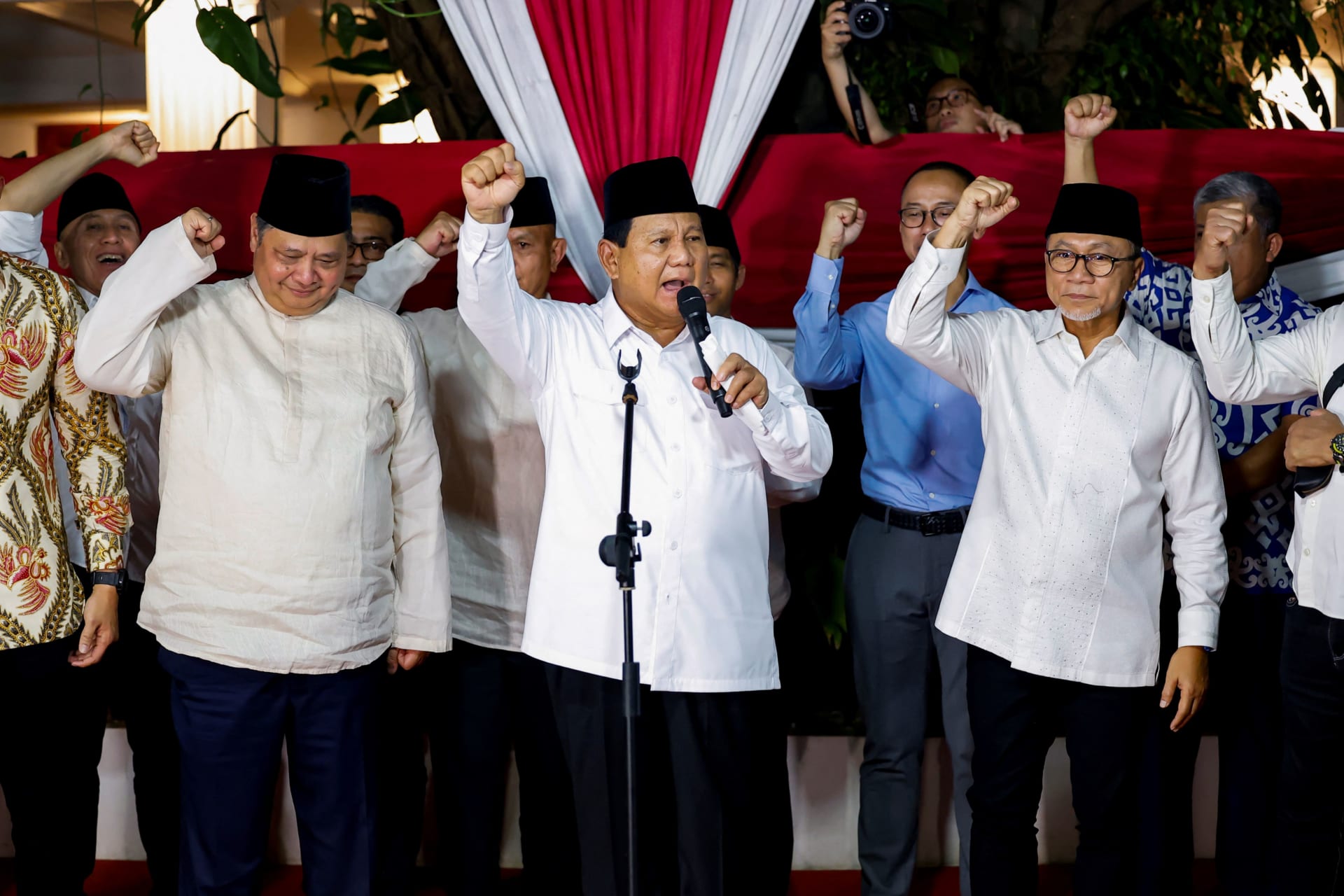<p>Indonesia’s front-runner presidential candidate gestures as he delivers his speech after the country’s election commission announced last month’s presidential election result, in Jakarta, Indonesia, on March 20, 2024.</p>
