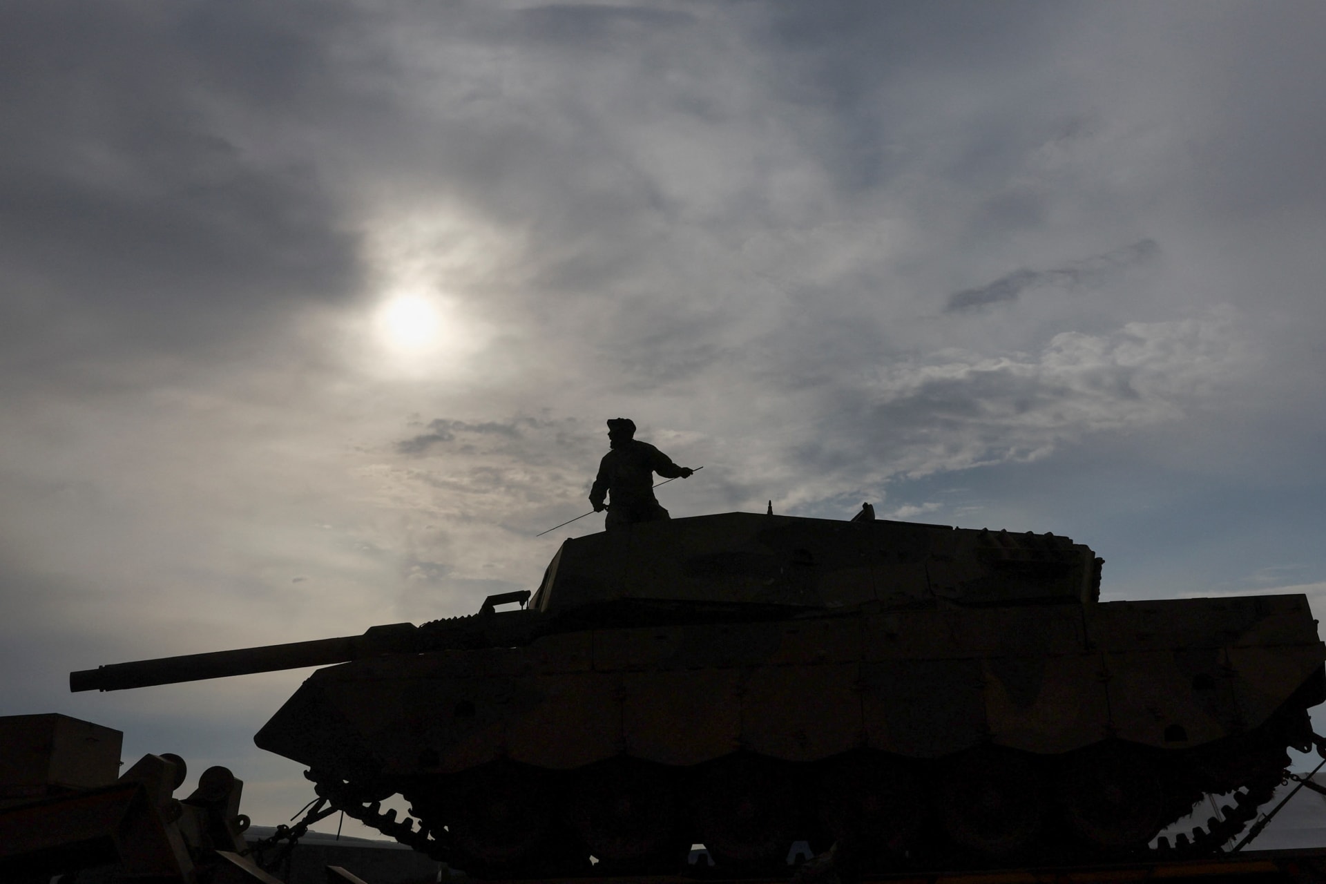 <p>A member of the South African National Defence Force works on a tanker ahead of a ceremony to commemorate the International Day of U.N. Peacekeepers at at De Brug military base in Bloemfontein, South Africa on May 29, 2023.</p>
