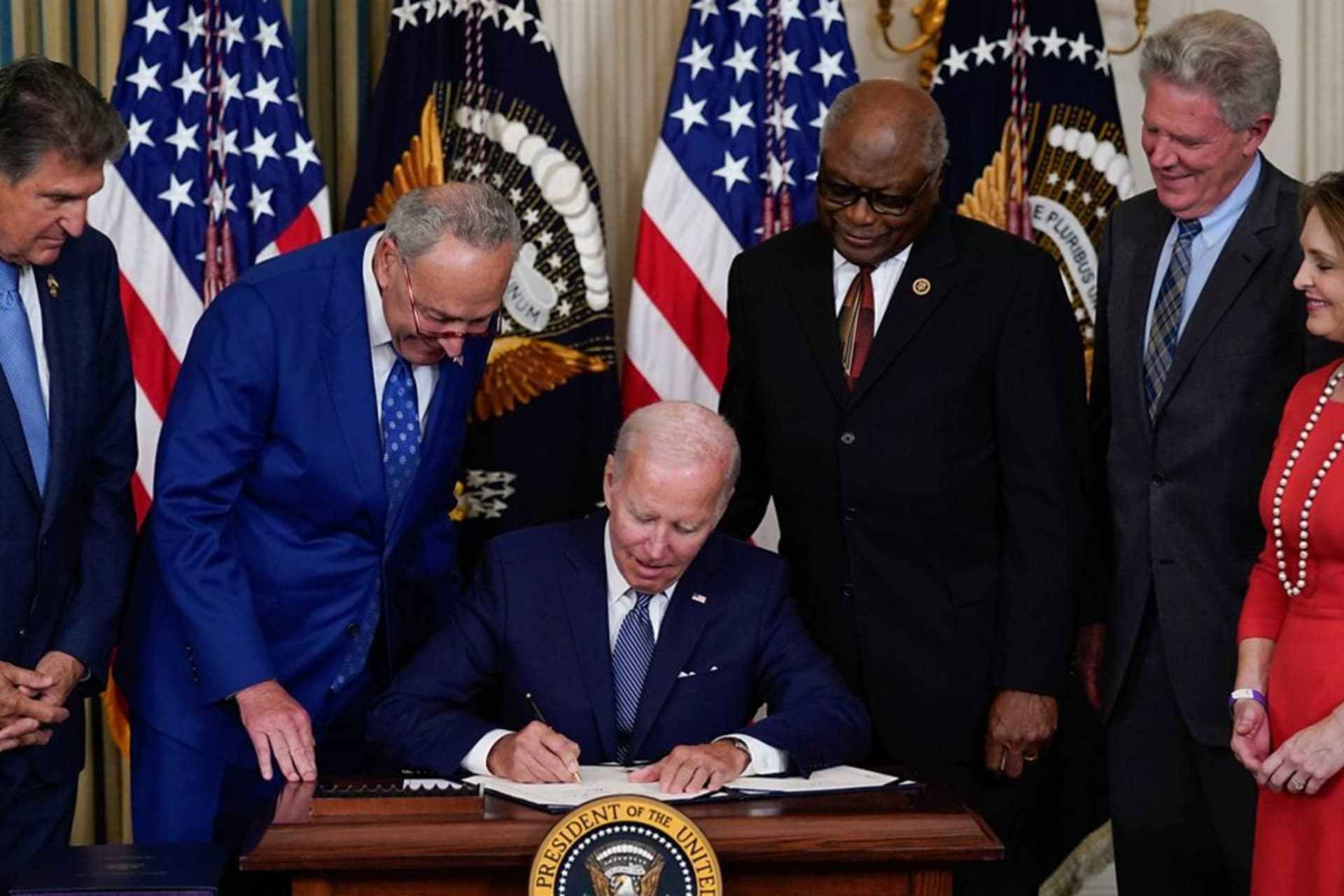 Biden_Signing_Inflation_Reduction_Act