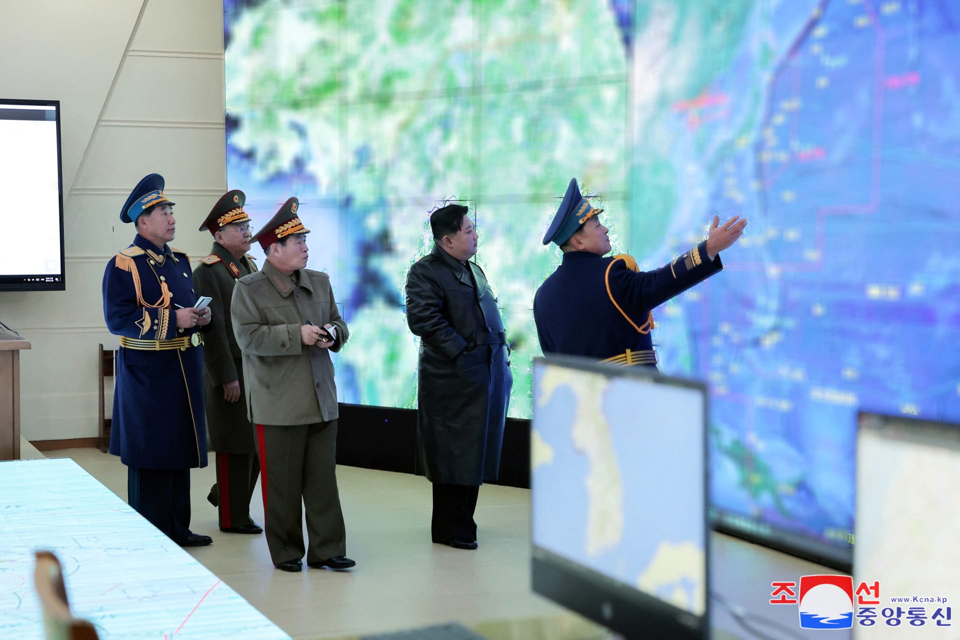 <p>North Korean leader Kim Jong Un visits the Korean People’s Army Air Force headquarters on the occasion of Aviation Day in North Korea, released by North Korea’s Korean Central News Agency on December 1, 2023.</p>
