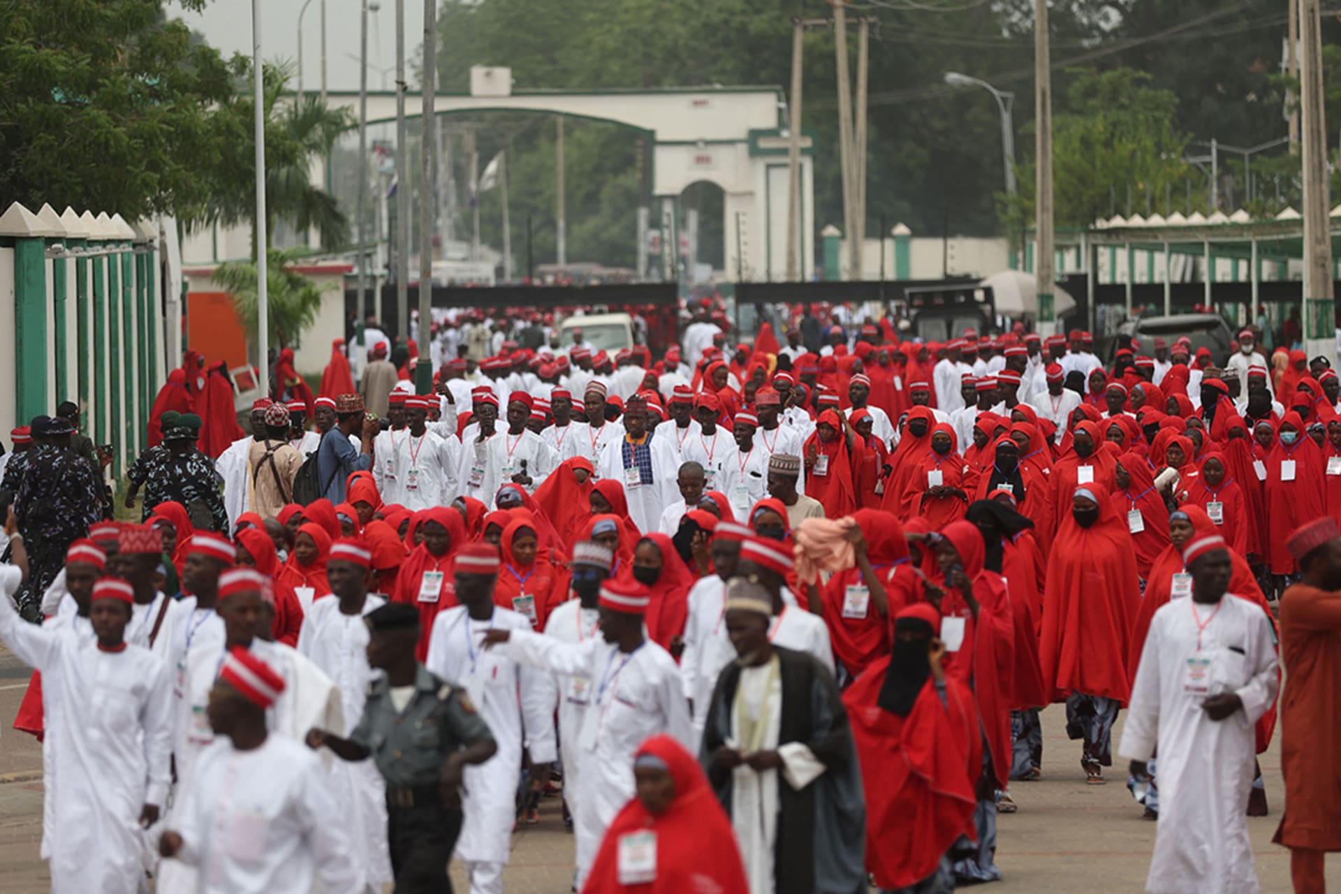 <p>A large number of couples arrive at the venue of a state-sponsored wedding reception at the Kano state governor’s office after taking part in a mass wedding at the central mosque in Kano State, Nigeria, on October 14, 2023.</p>
