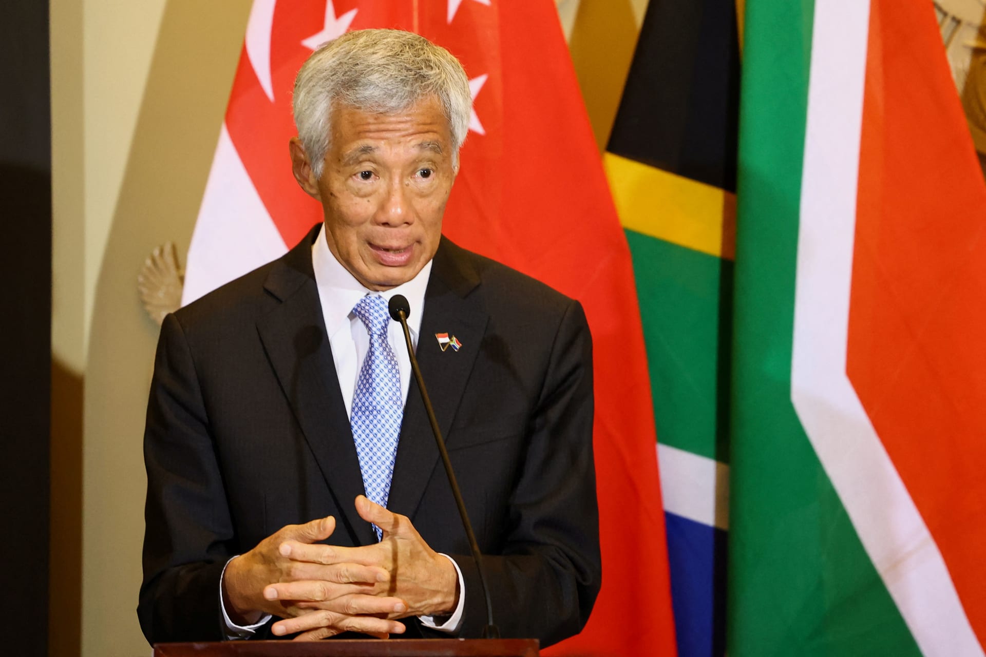 <p>Singapore Prime Minister Lee Hsien Loong attends a media briefing in Cape Town, South Africa, on May 16, 2023.</p>
