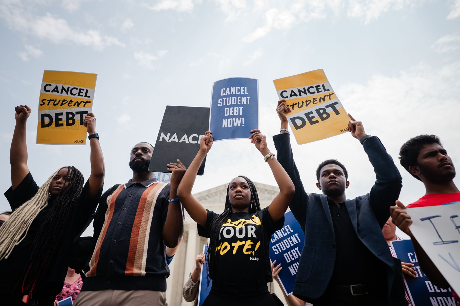 <p>Advocates of student loan forgiveness protest outside the Supreme Court.</p>
