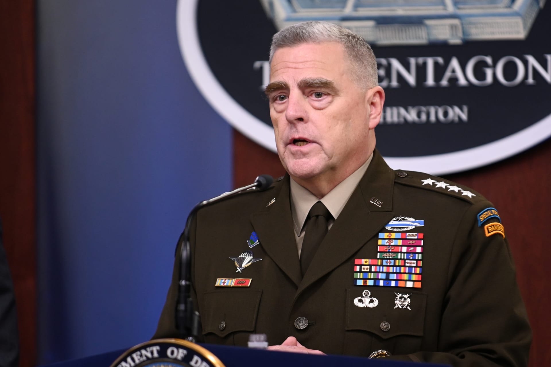 <p>U.S. Joint Chiefs Chairman General Milley addresses reporters at the Pentagon in Arlington</p>
