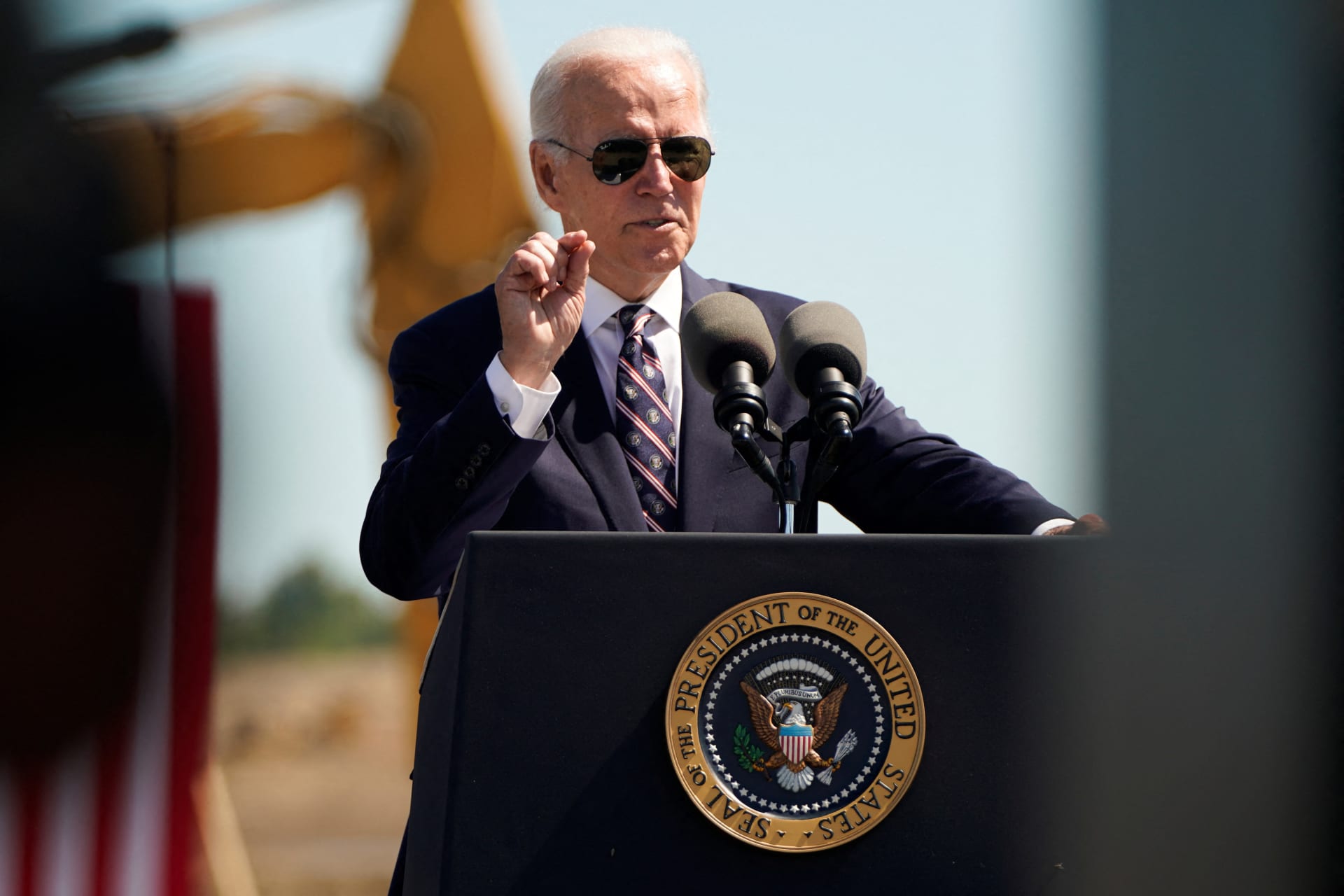 <p>U.S. President Joe Biden speaks on rebuilding American manufacturing at the groundbreaking of a new Intel semiconductor manufacturing facility.</p>
