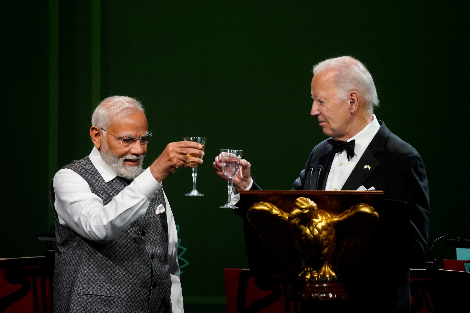 <p>U.S. President Joe Biden and India’s Prime Minister Narendra Modi toast during an official state dinner at the White House in Washington.</p>
