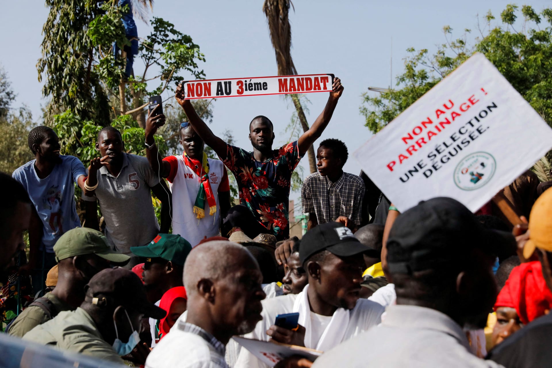 <p>A protester holds a sign reading “no to the third term” while attending a demonstration against the possible third term ambition of President Macky Sall, in Dakar, Senegal, on May 12, 2023.</p>
