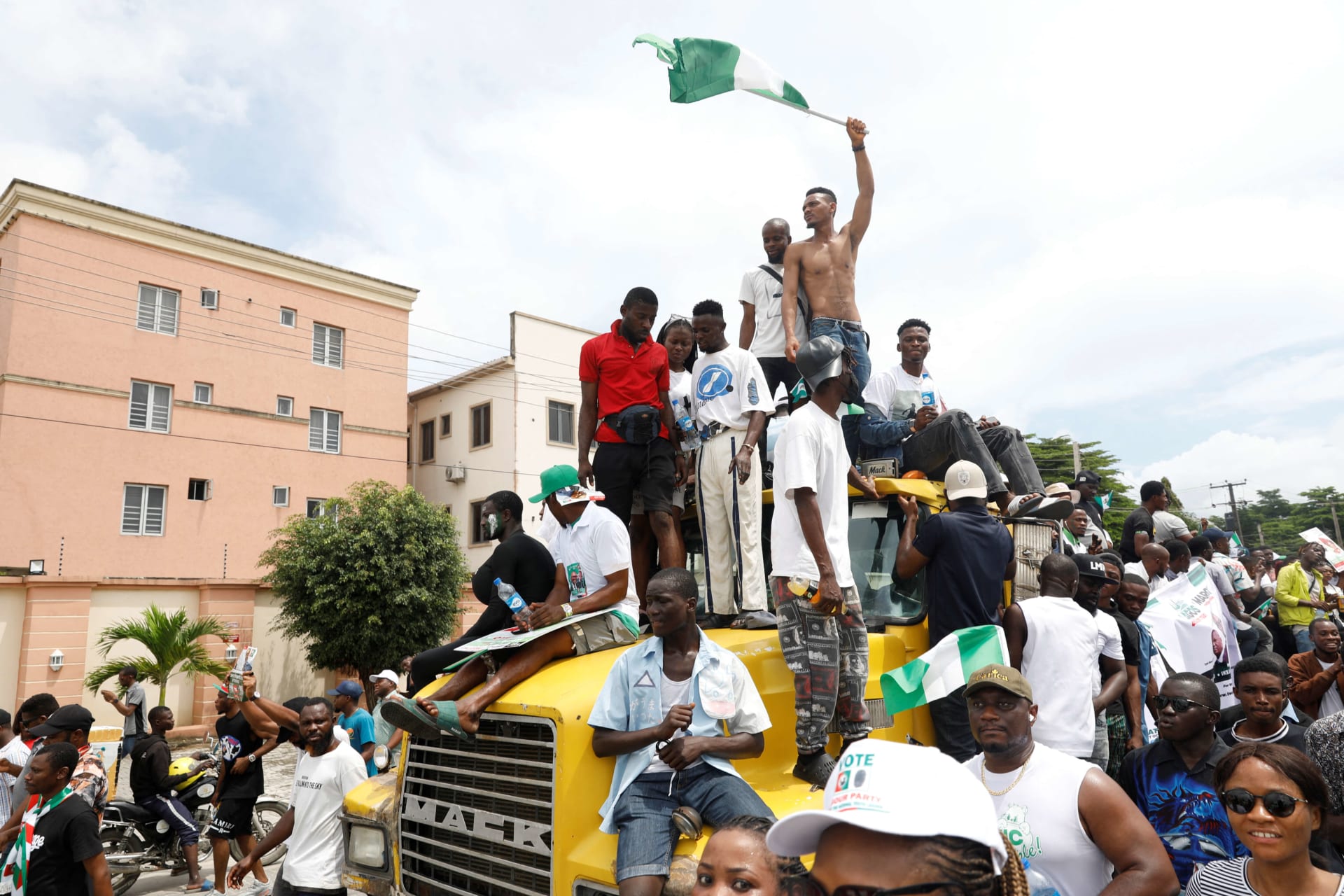 <p>Supporters of Labour Party’s presidential candidate, Peter Obi, attend a rally in Lekki, Lagos, Nigeria on October 1, 2022.</p>
