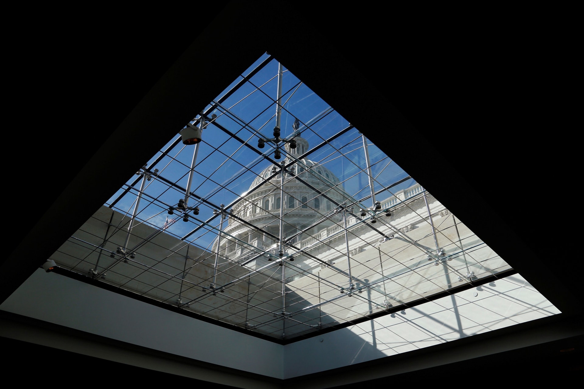 <p>The U.S. Capitol dome on the first day the federal government has re-opened following a 16-day shutdown on 17 October, 2013</p>
