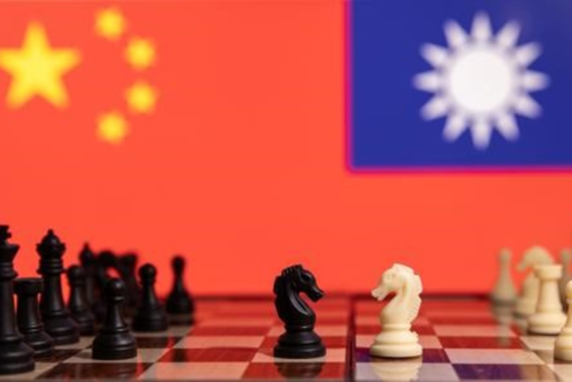 <p>Chess pieces mimicking tensions between China and Taiwan.</p>
