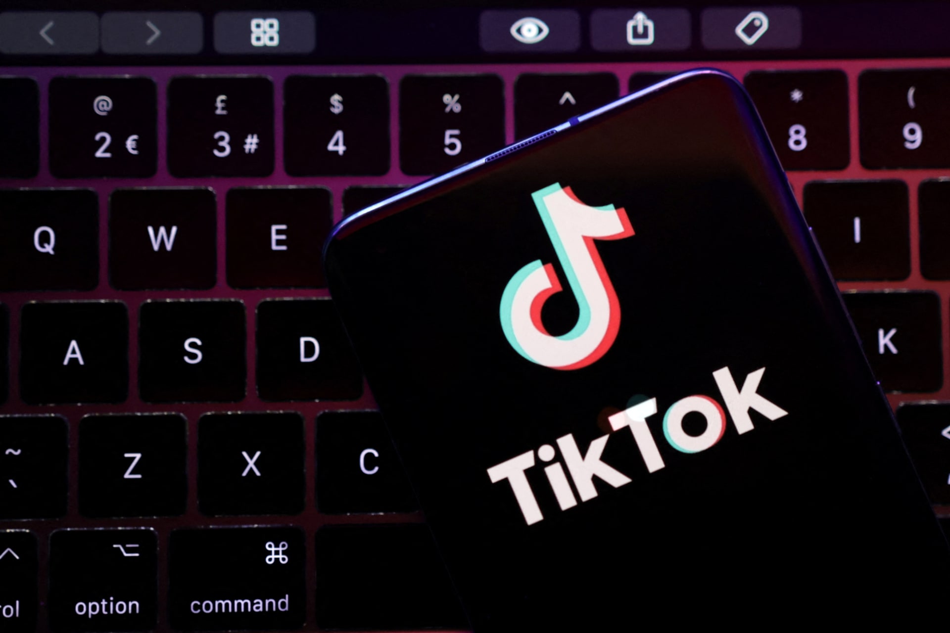 <p>This illustration depicts the TikTok app logo. </p>
