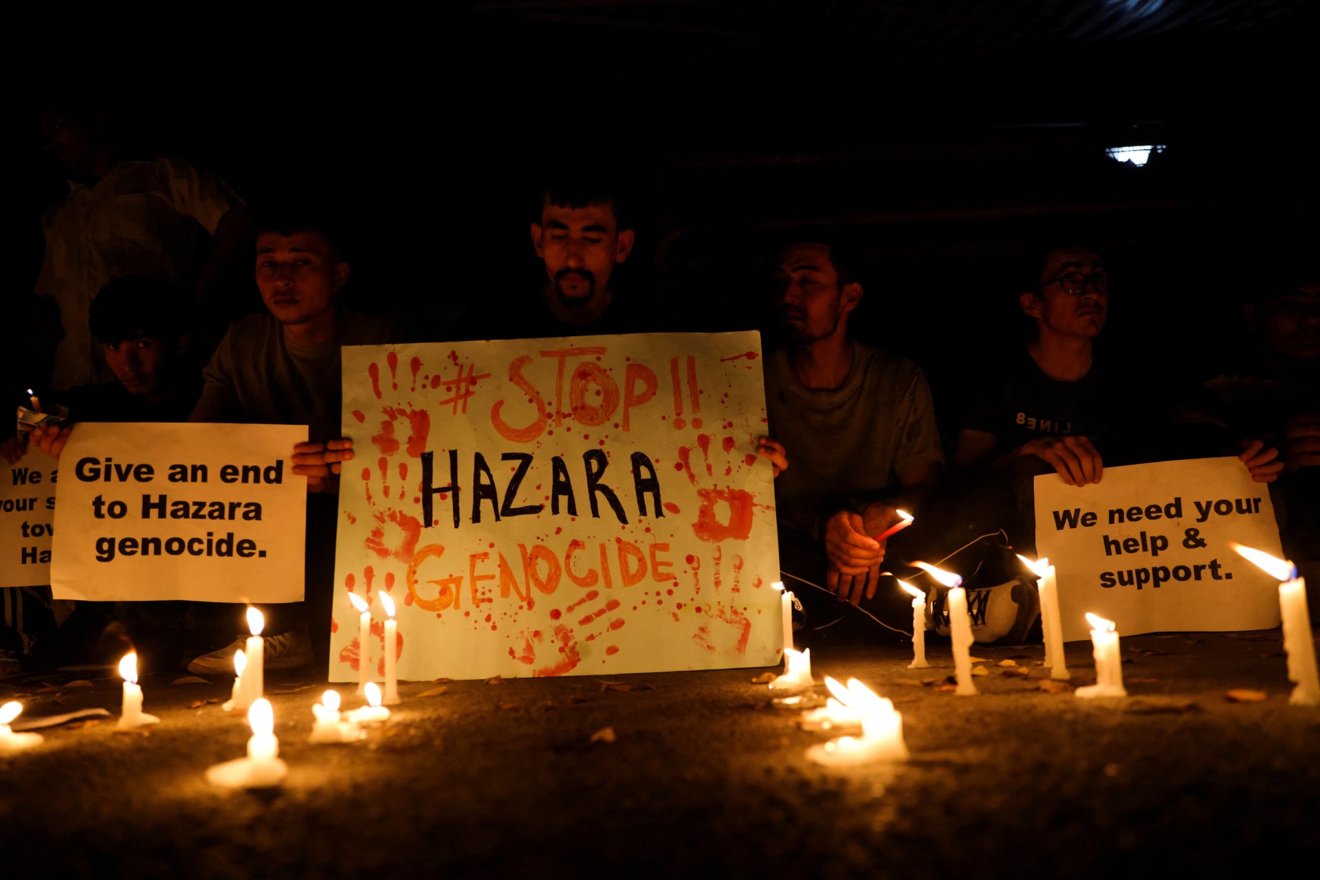 <p>Protest against the suicide attack at a tutoring center in west Kabul, in New Delhi</p>
