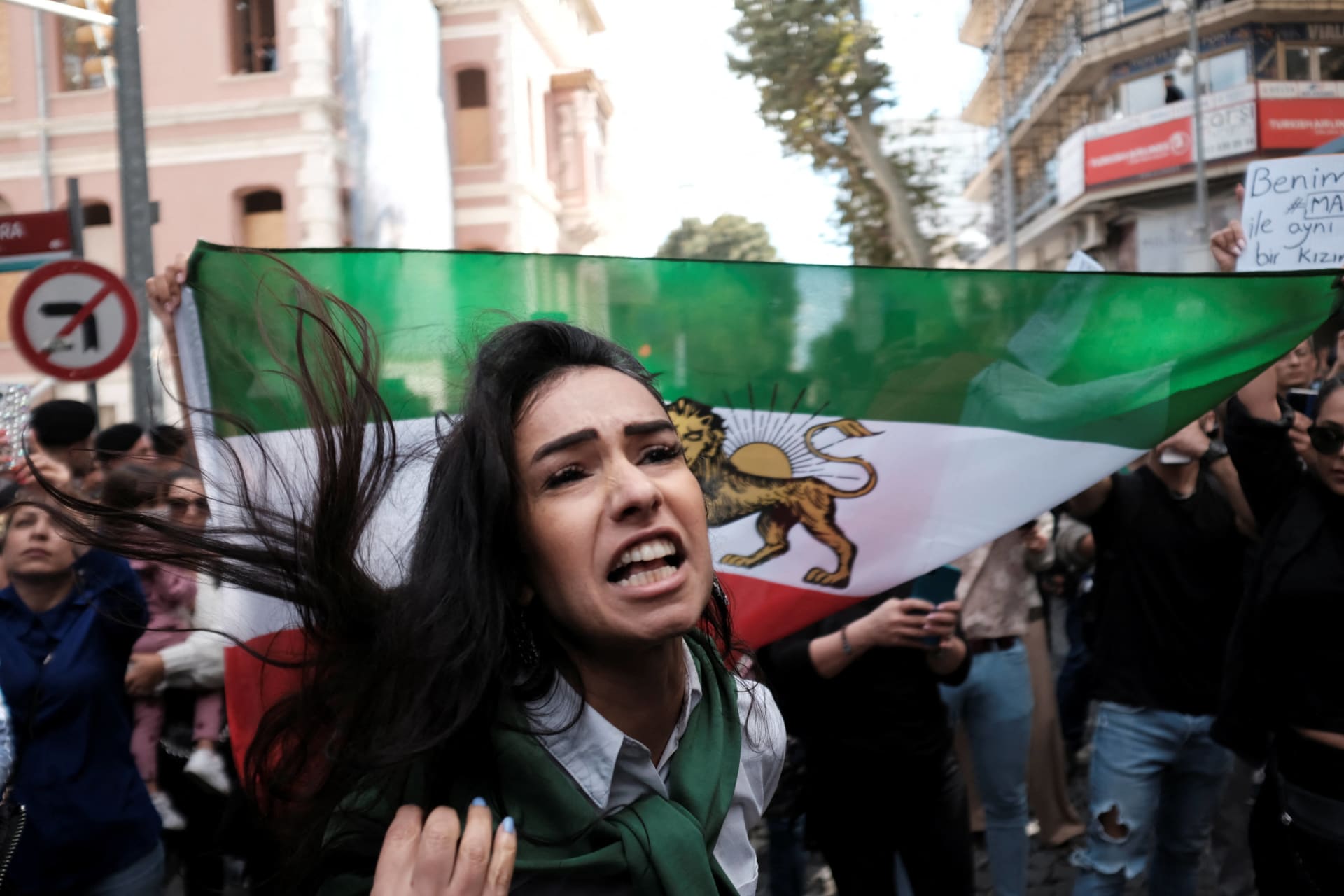 <p>Protest over the death of Iranian woman Mahsa Amini, in Istanbul</p>
