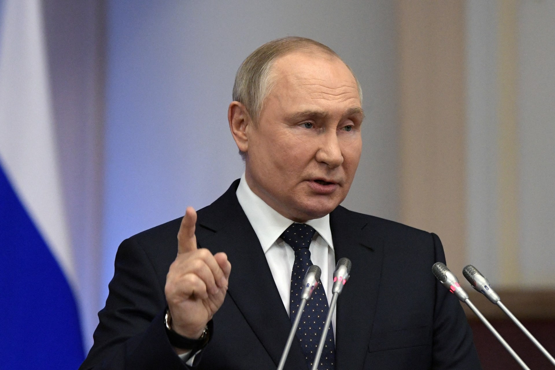 <p>Russian President Vladimir Putin speaks in Saint Petersburg in April 2022.</p>
