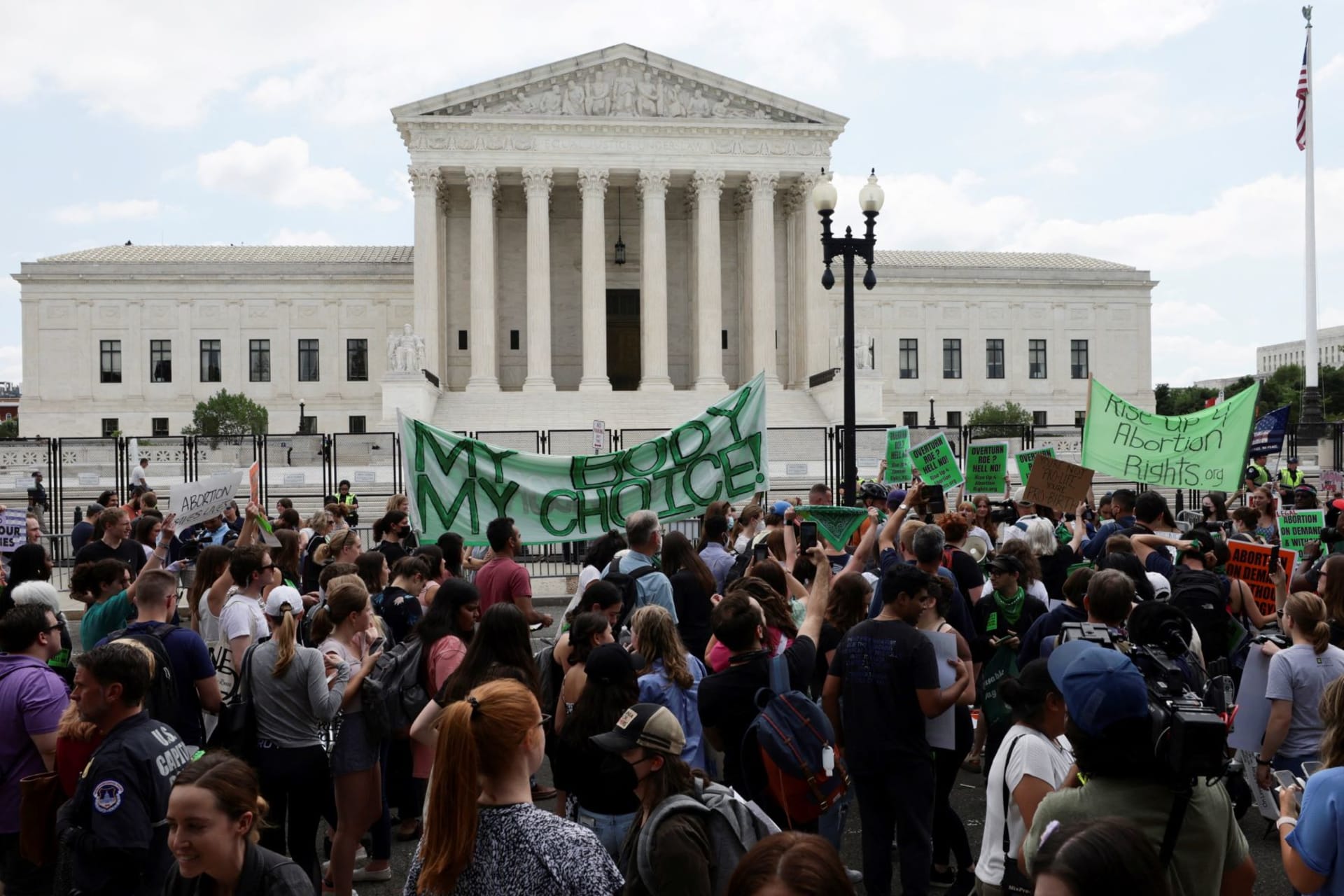 <p>Abortion rights demonstrators protest outside the United States Supreme Court as the court rules in the Dobbs v. Jackson Women’s Health Organization abortion case, overturning the landmark Roe v. Wade abortion decision in Washington, DC on June 24, 2022.</p>
