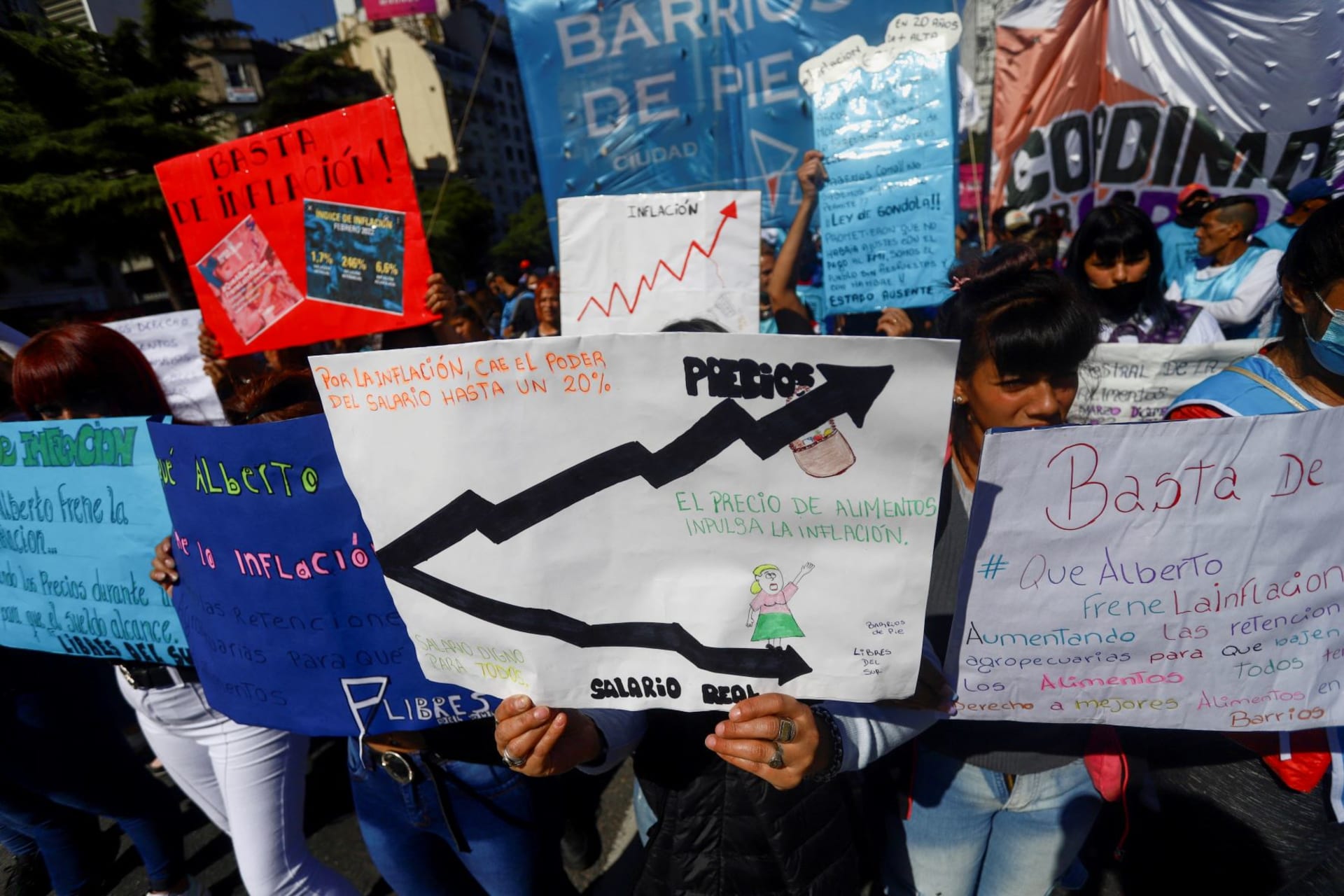 <p>Demonstrators protest against inflation and the lack of jobs in Buenos Aires.</p>
